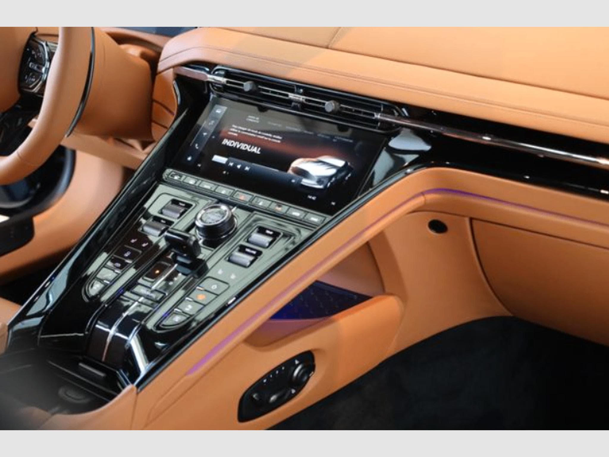 Aston-Martin DB12 4.0l V8 680cv (2025) - Foto 11