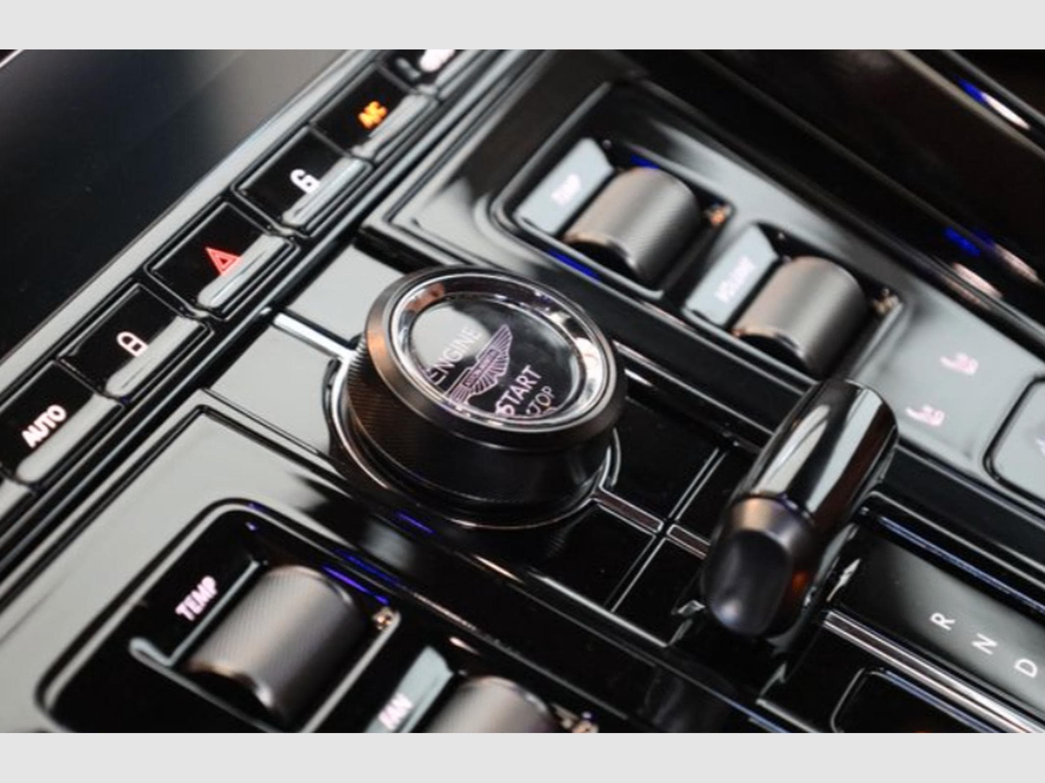 Aston-Martin DB12 4.0l V8 680cv (2025) - Foto 12