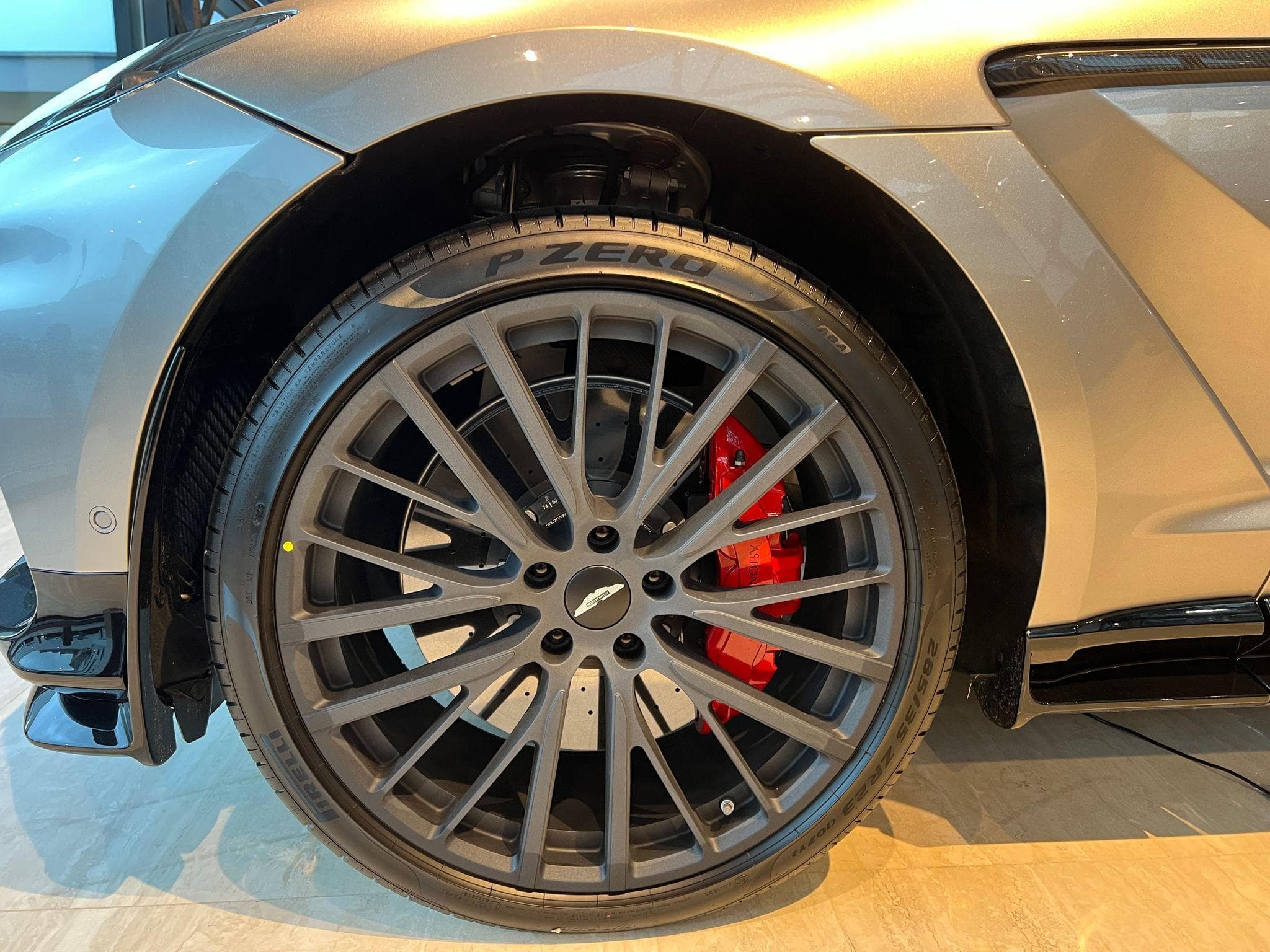 Aston-Martin DBX DBX707 (2025) - Foto 4