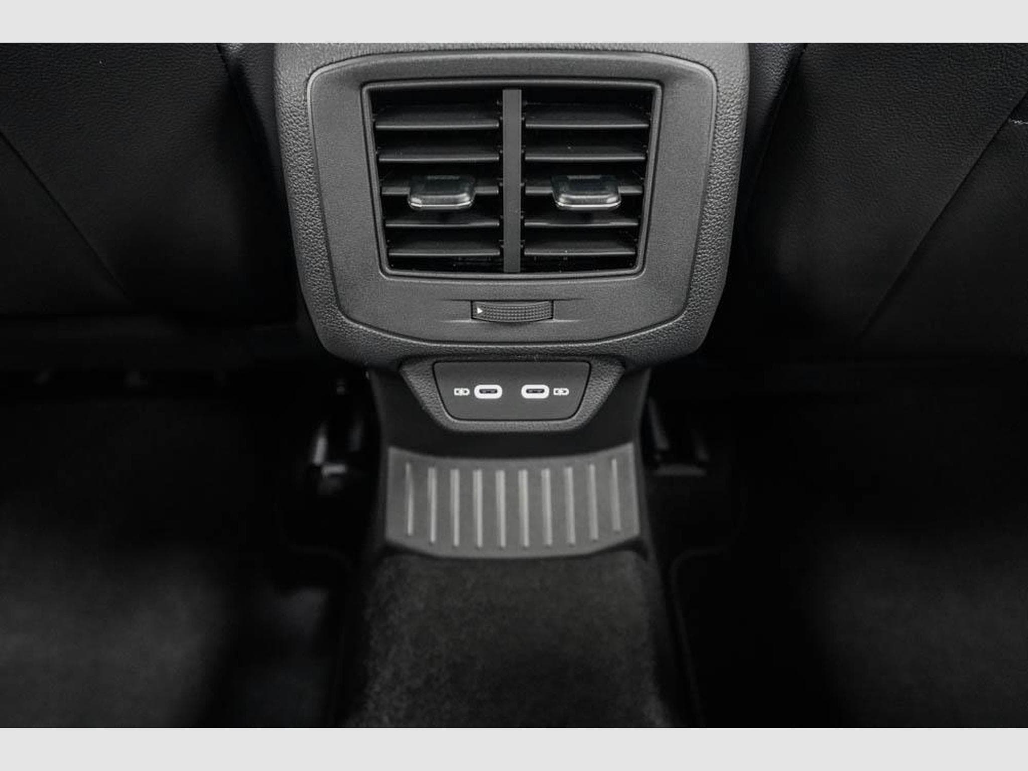 VW T-Roc 1,5 TSI DSG (2025) - Foto 16