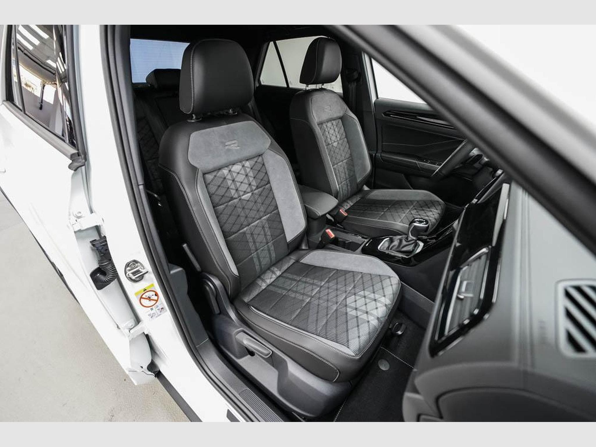 VW T-Roc 1,5 TSI DSG (2025) - Foto 20