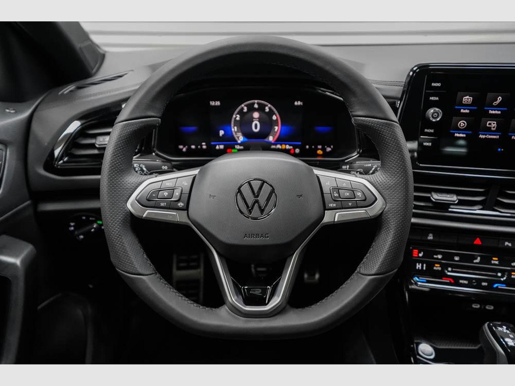 VW T-Roc 1,5 TSI DSG (2025) - Foto 8