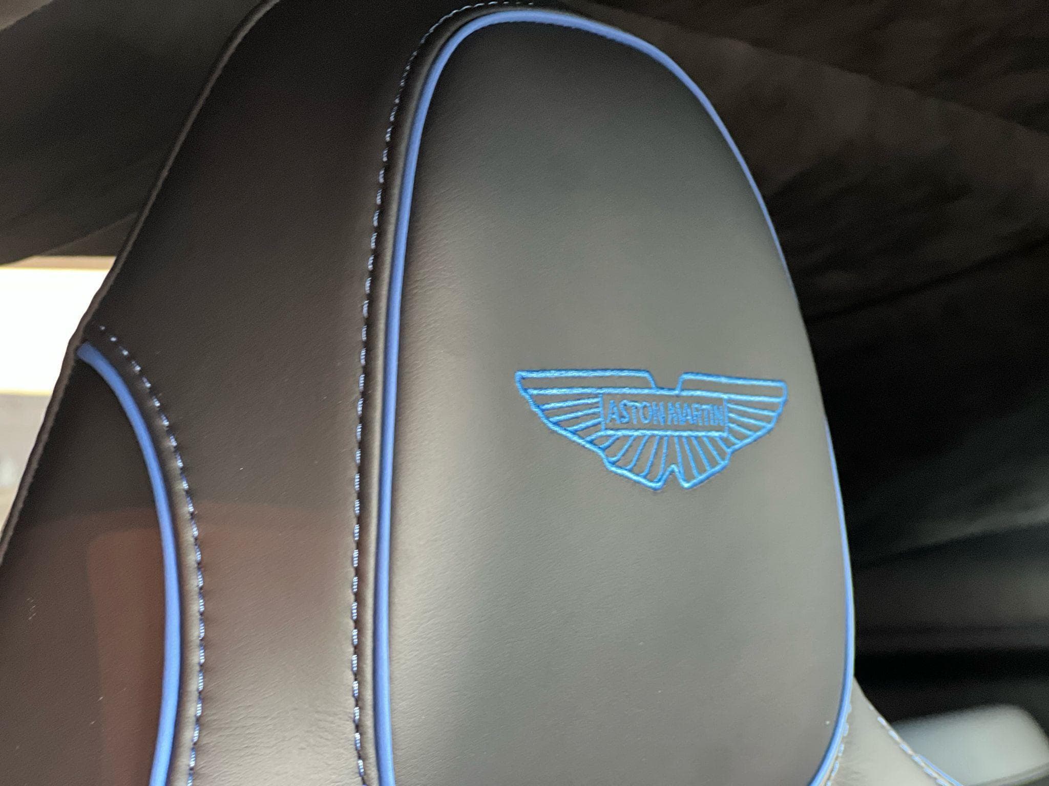 Aston-Martin V8 Vantage 4.0l v8 bi turbo 665cv (2025) - Photo 14
