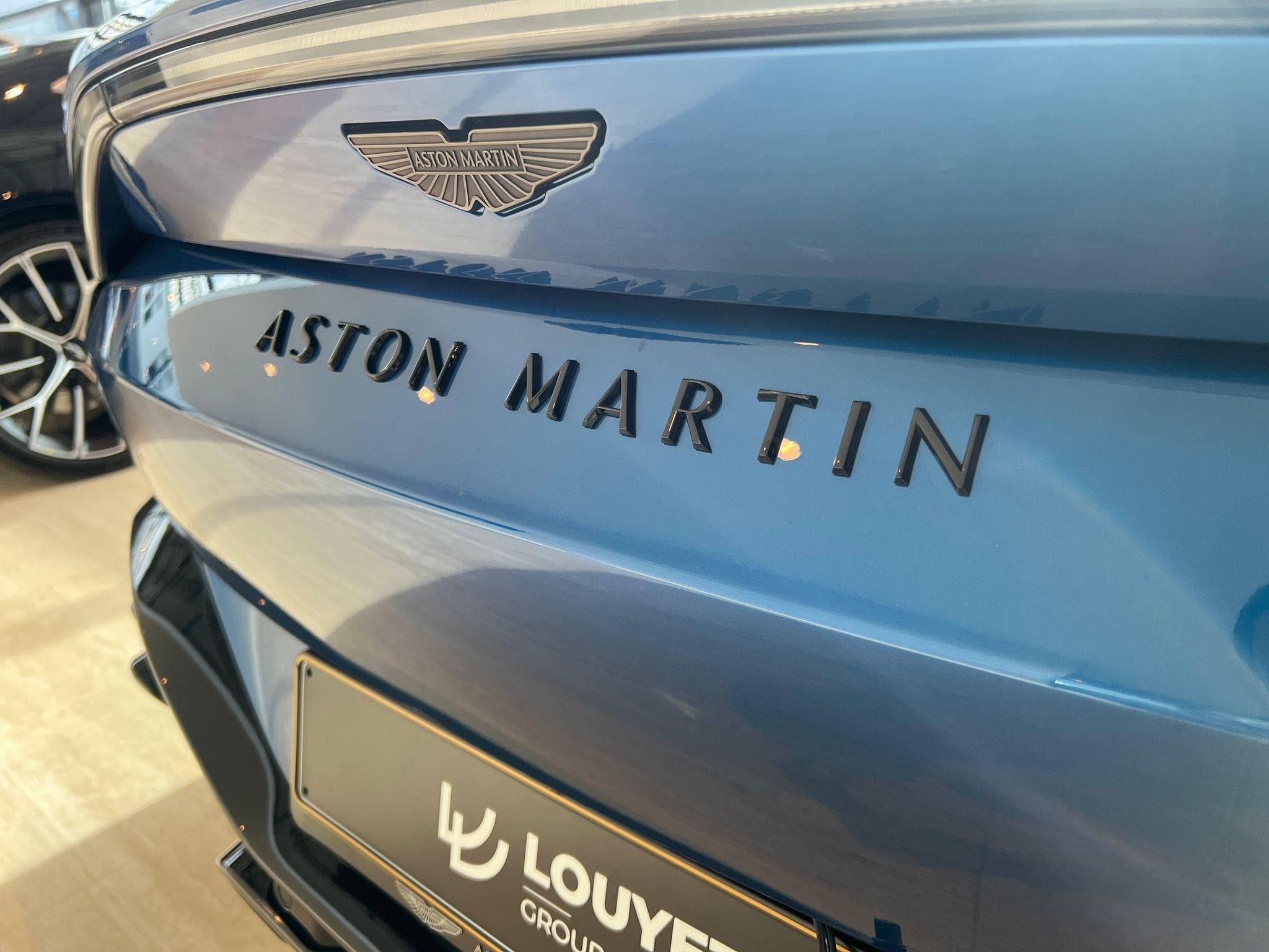 Aston-Martin V8 Vantage 4.0l v8 bi turbo 665cv (2025) - Photo 4