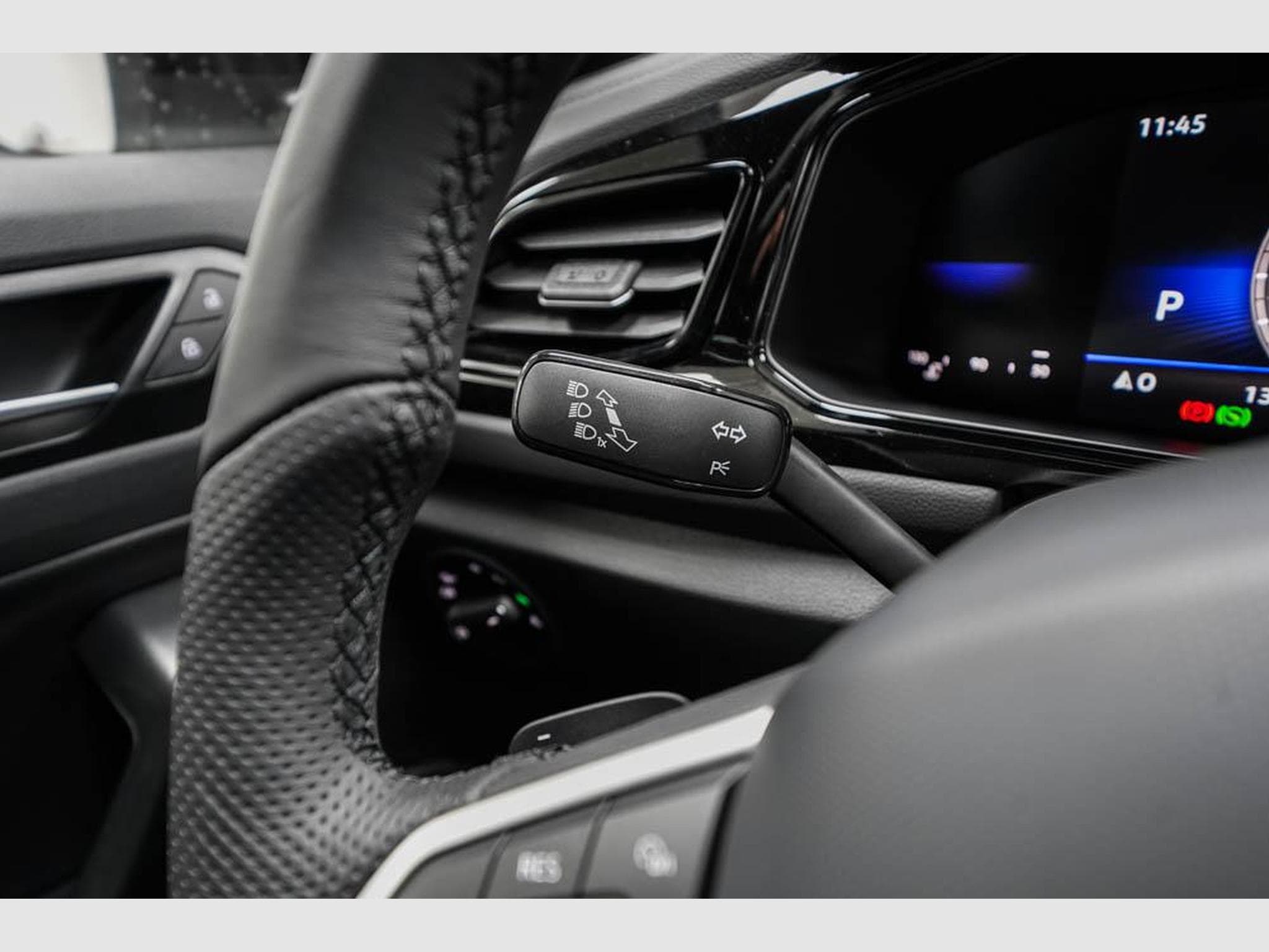 VW T-Roc 1,5 TSI DSG (2025) - Foto 10