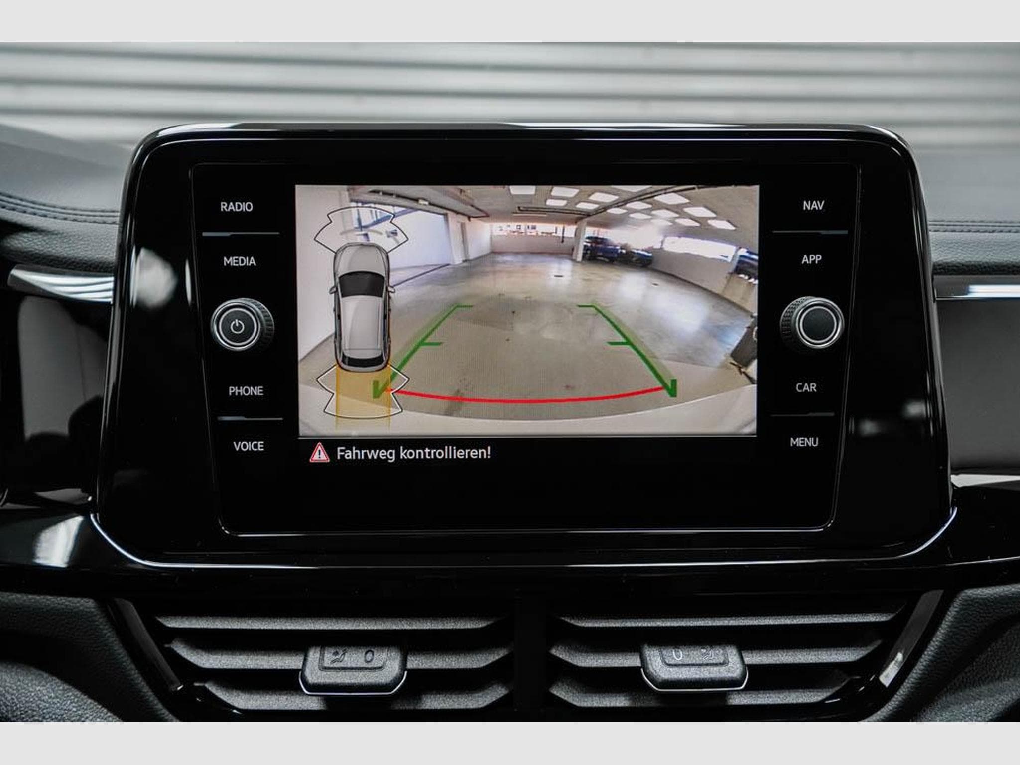 VW T-Roc 1,5 TSI DSG (2025) - Foto 13