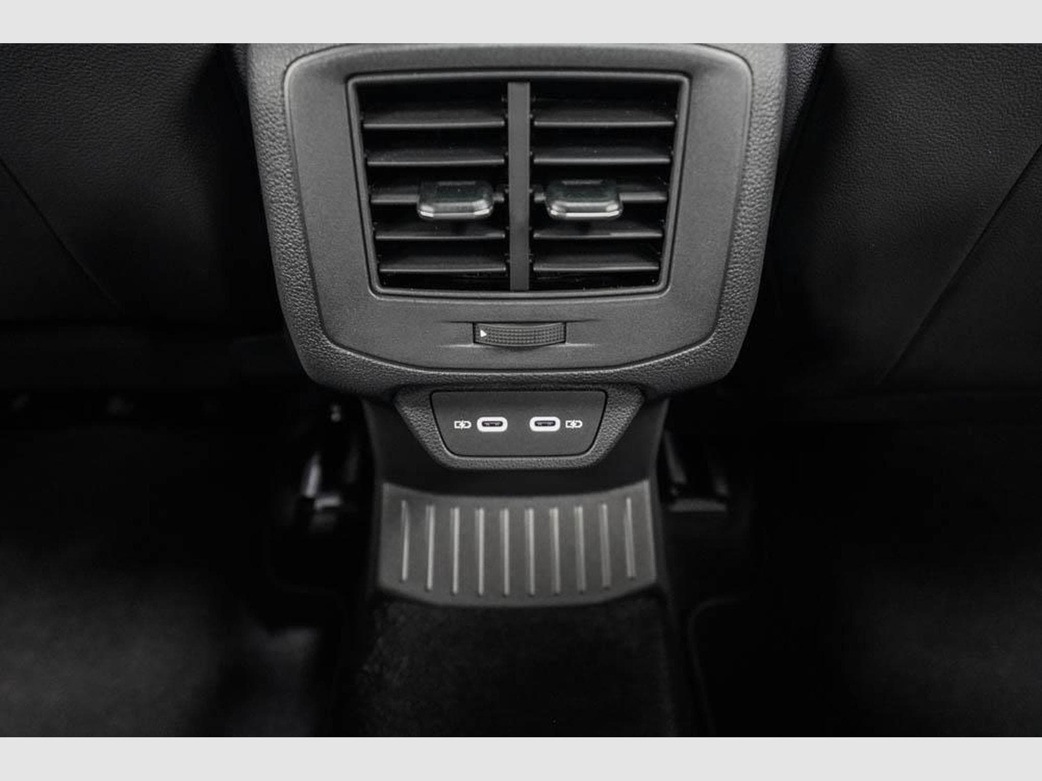 VW T-Roc 1,5 TSI DSG (2025) - Foto 16