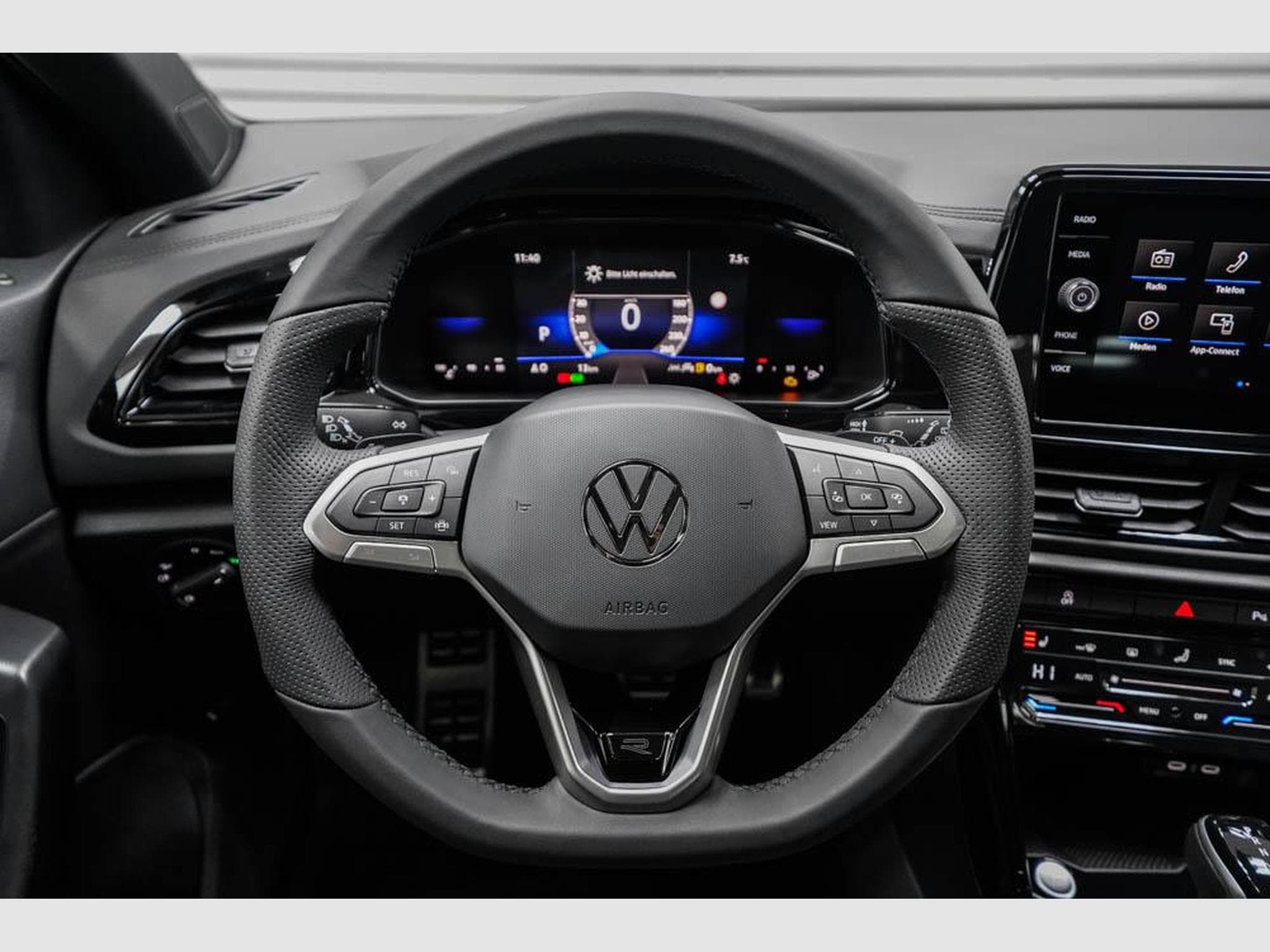 VW T-Roc 1,5 TSI DSG (2025) - Foto 8