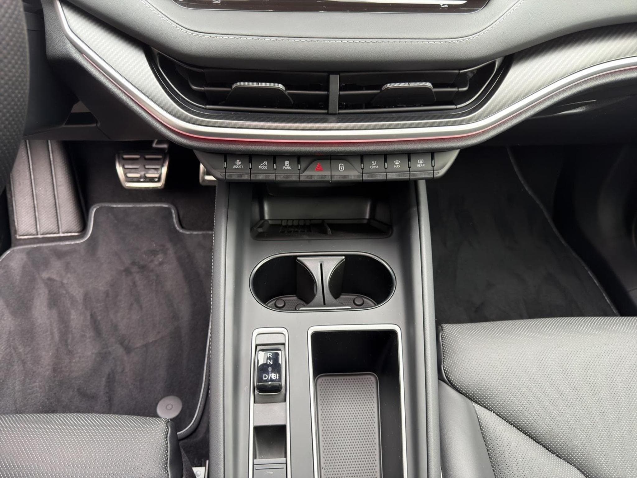 Skoda Enyaq RS (2025) - Foto 15