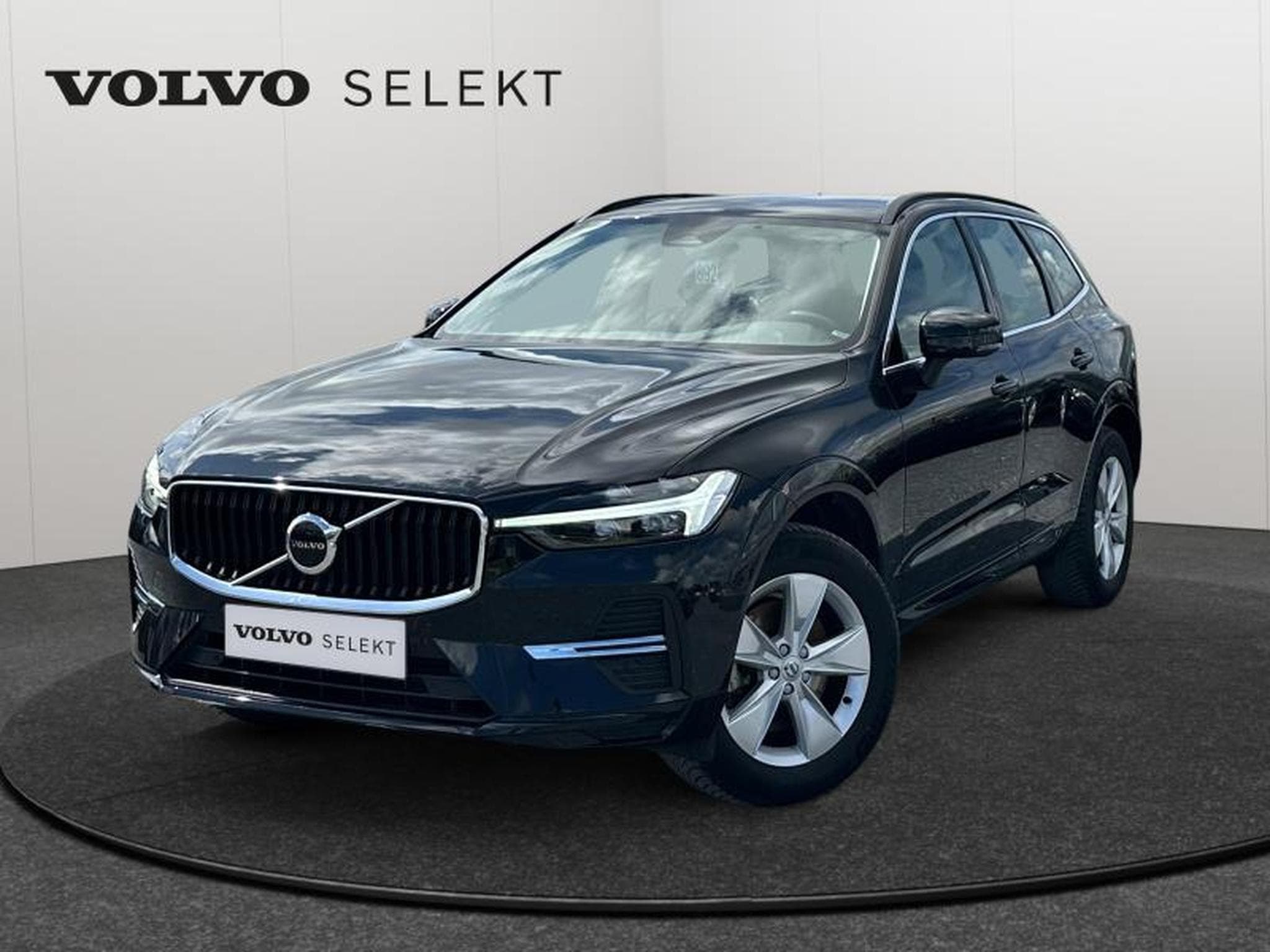 Volvo XC60 B4 Core / Diesel (2023) - Foto 1