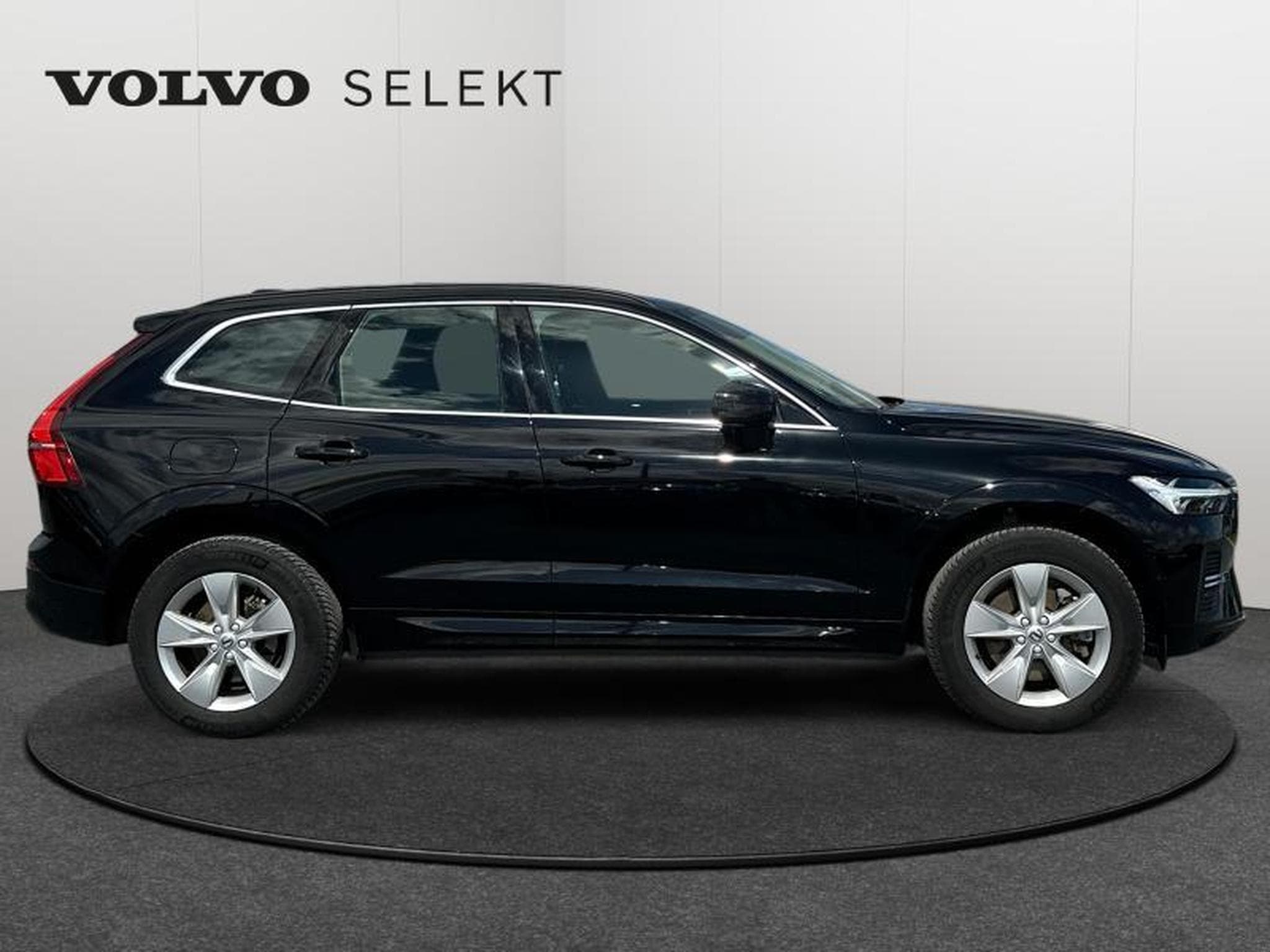 Volvo XC60 B4 Core / Diesel (2023) - Foto 7