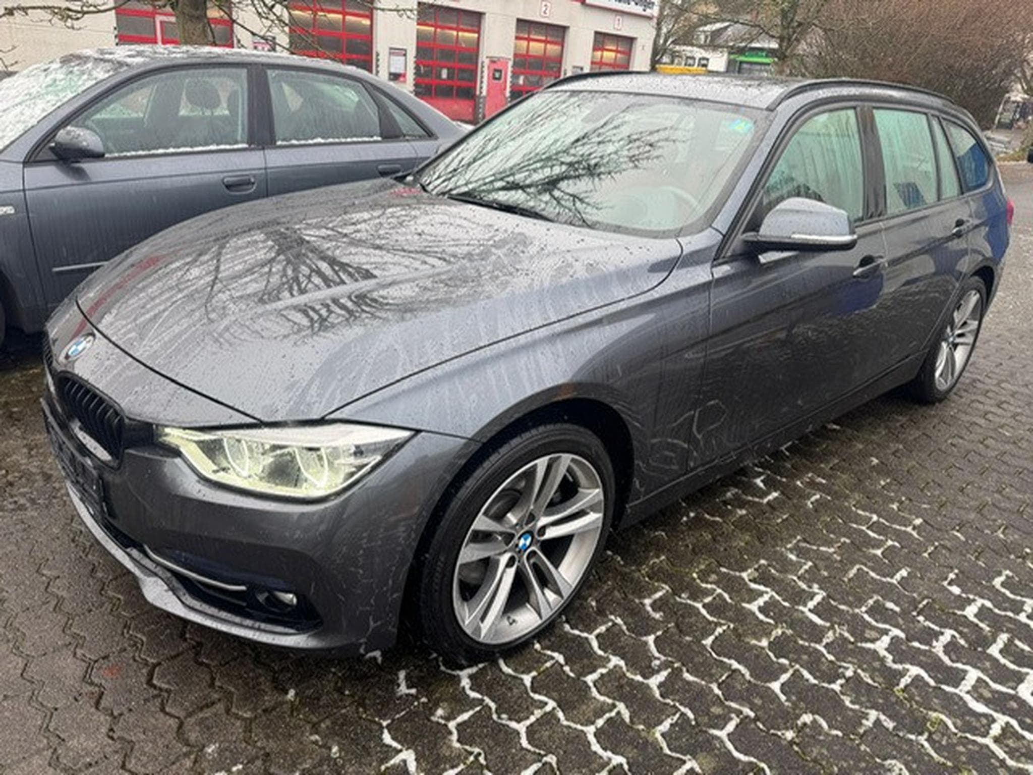 BMW 330 BMW 330 d Xdrive Sportline Panorama Head UP LED LEDER NAVI (2016) - Photo 1