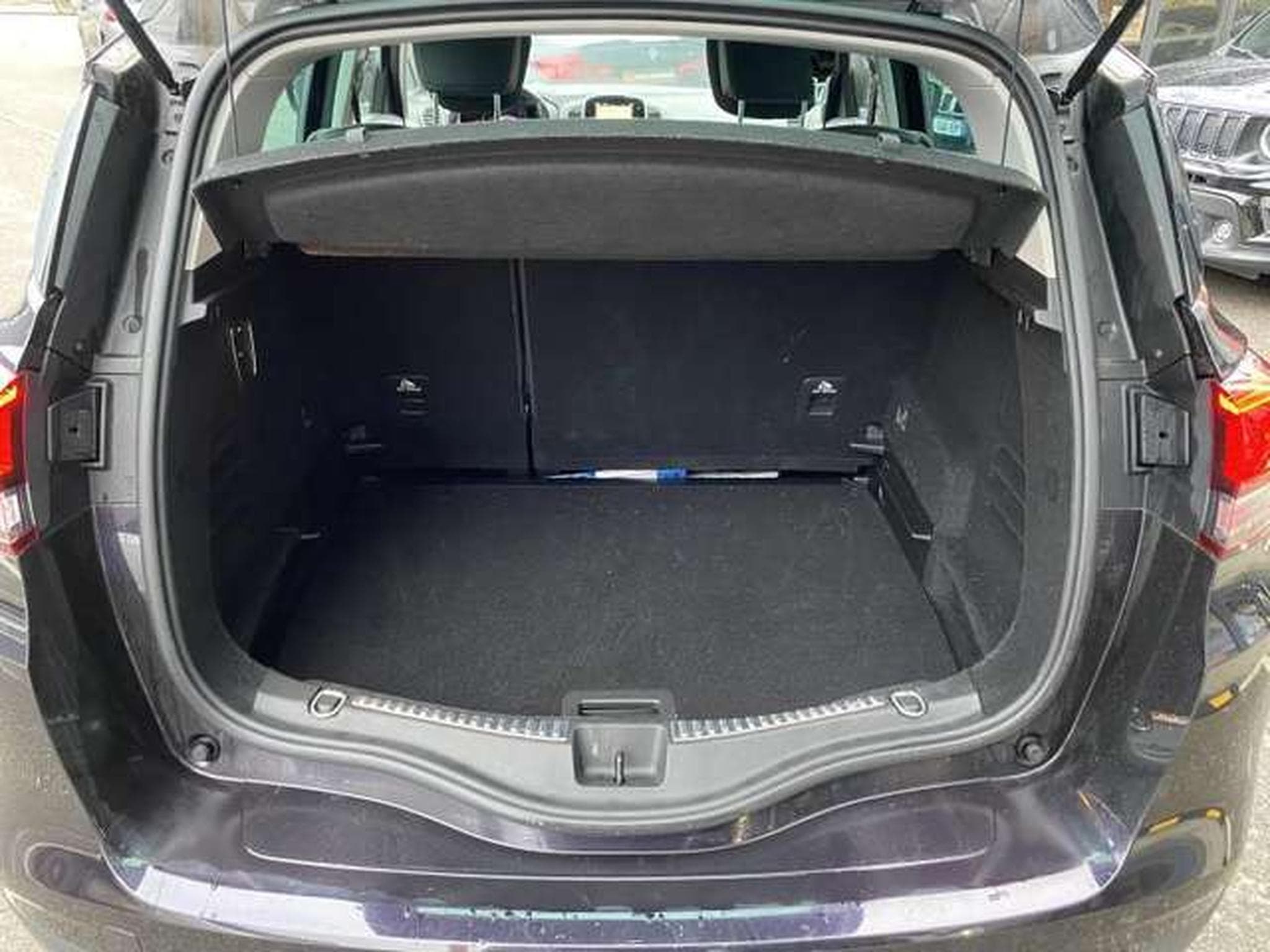 Renault Scenic 1.2 TCE INITALE - JUSQU'A 48 MOIS DE GARANTIE (2019) - Foto 18