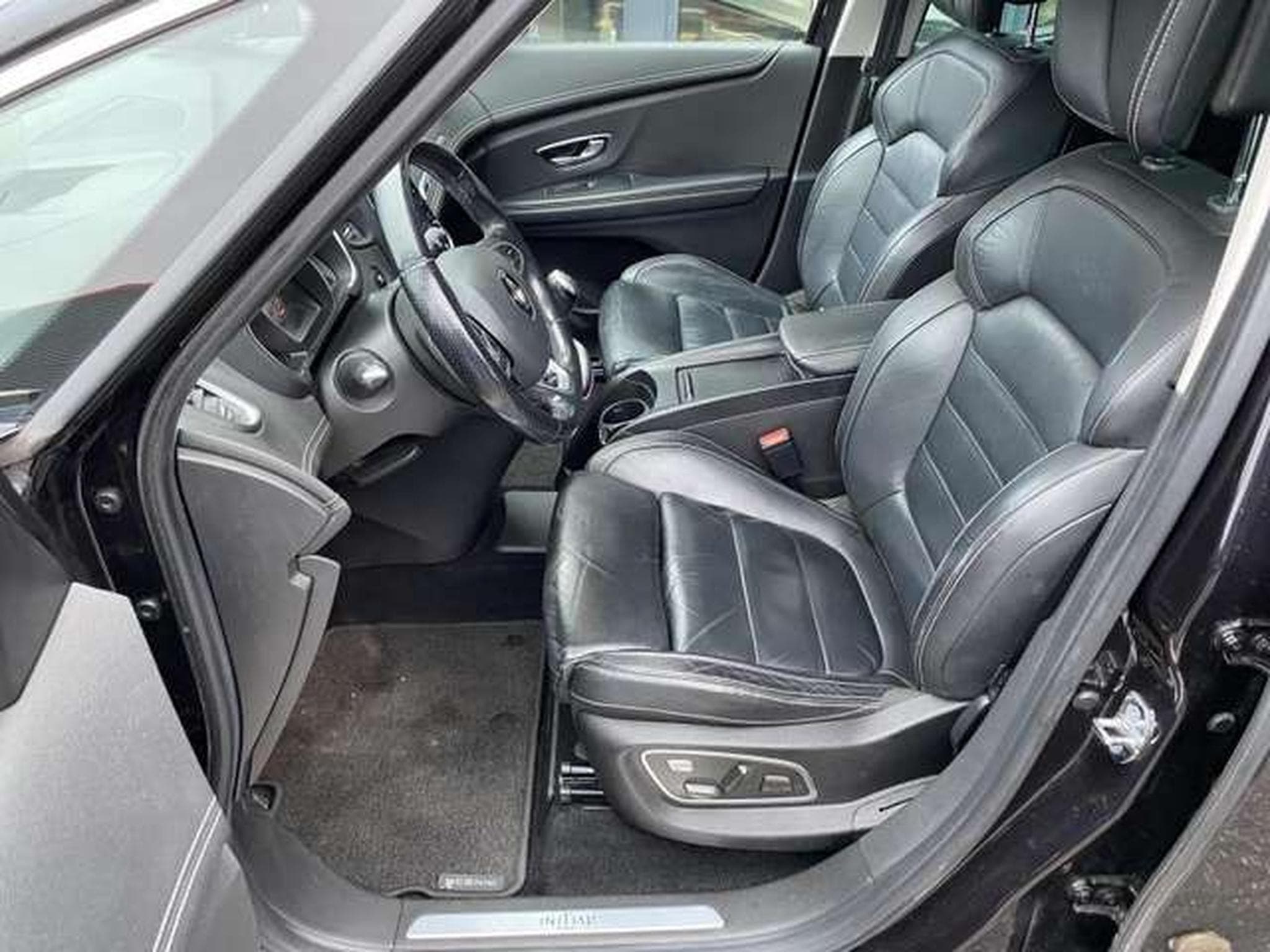 Renault Scenic 1.2 TCE INITALE - JUSQU'A 48 MOIS DE GARANTIE (2019) - Foto 8