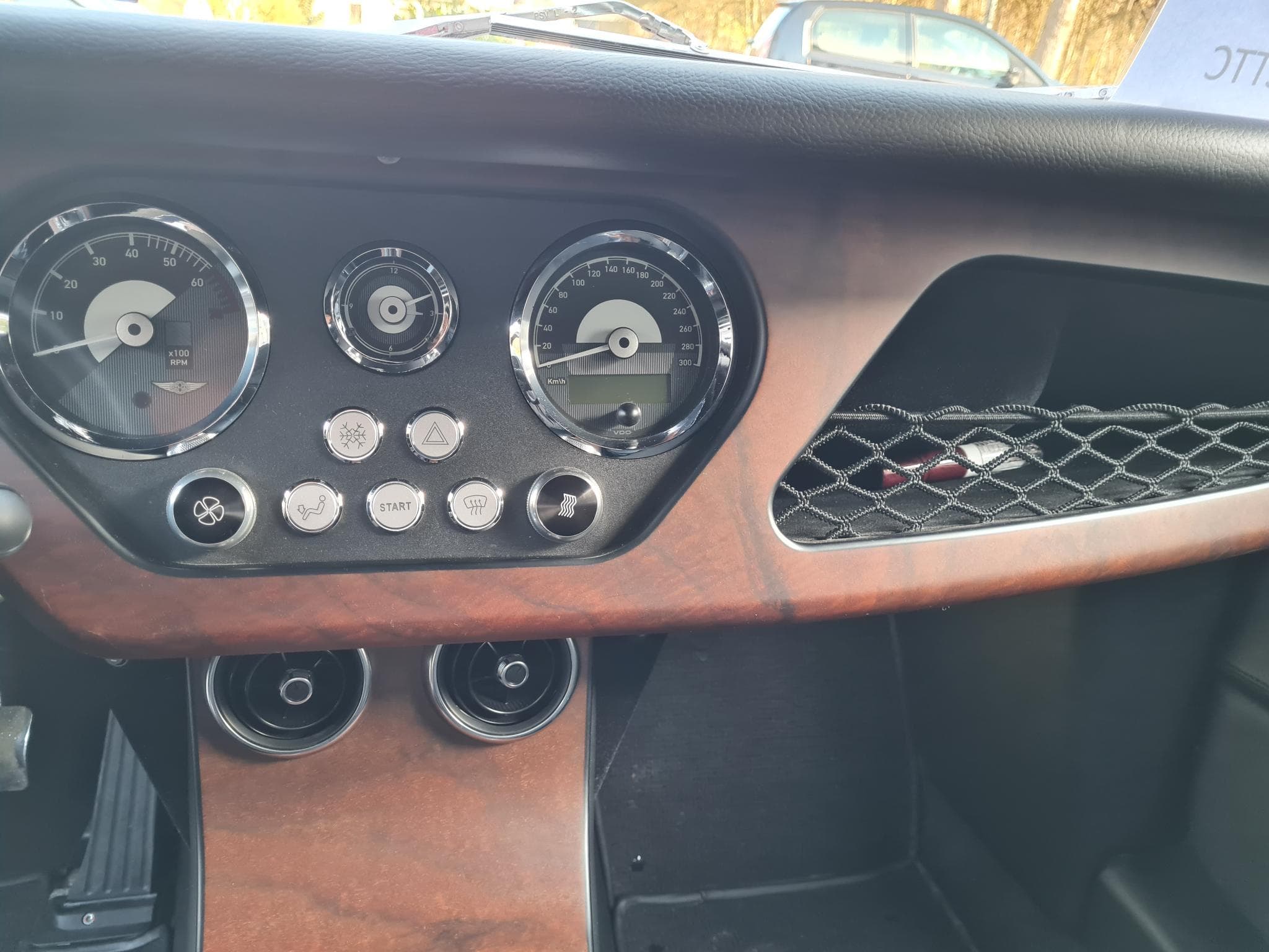 Morgan Plus 6 Plus Six (2022) - Photo 9