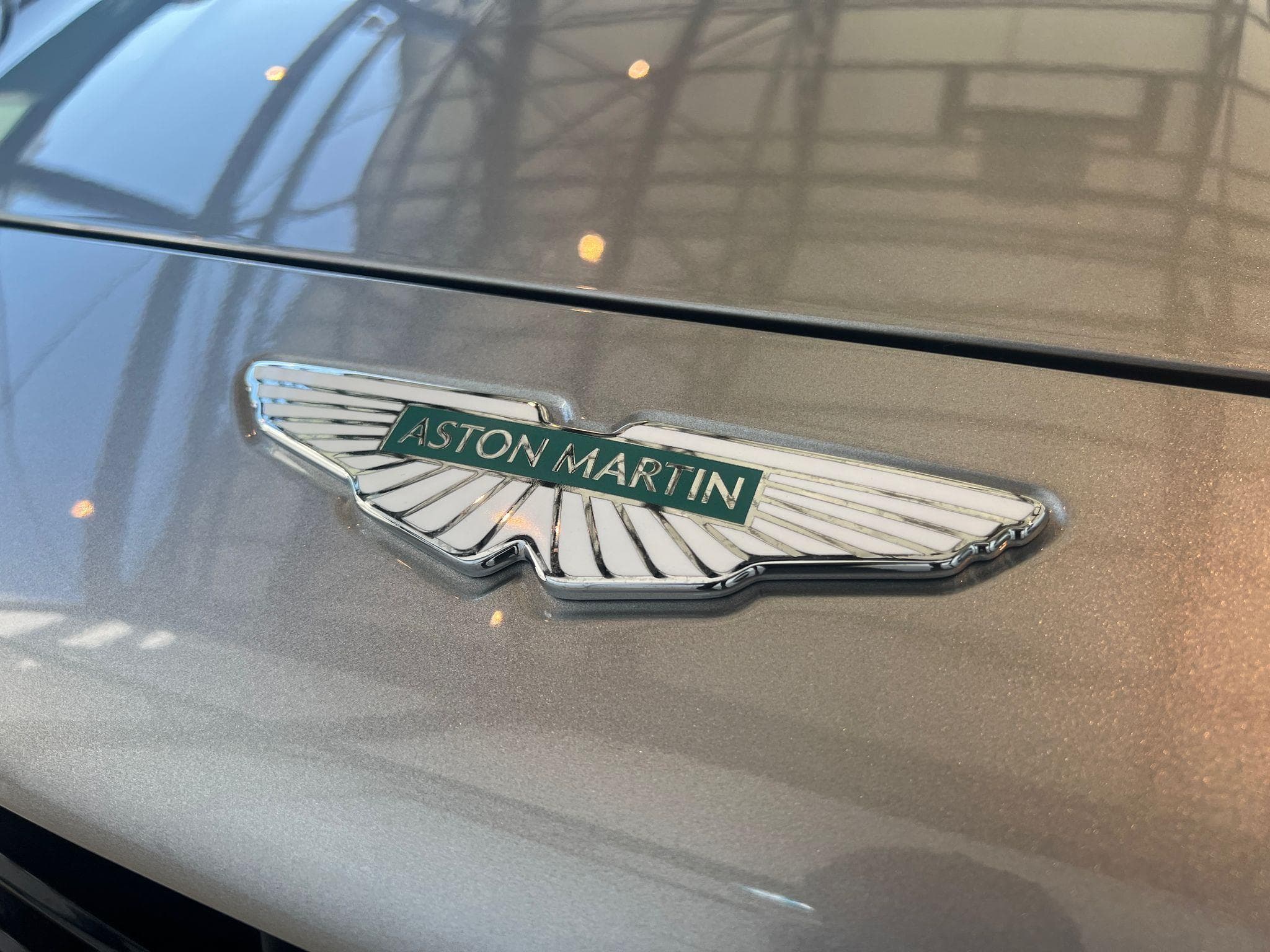 Aston-Martin DB12 4.0l V8 680cv (2025) - Foto 4