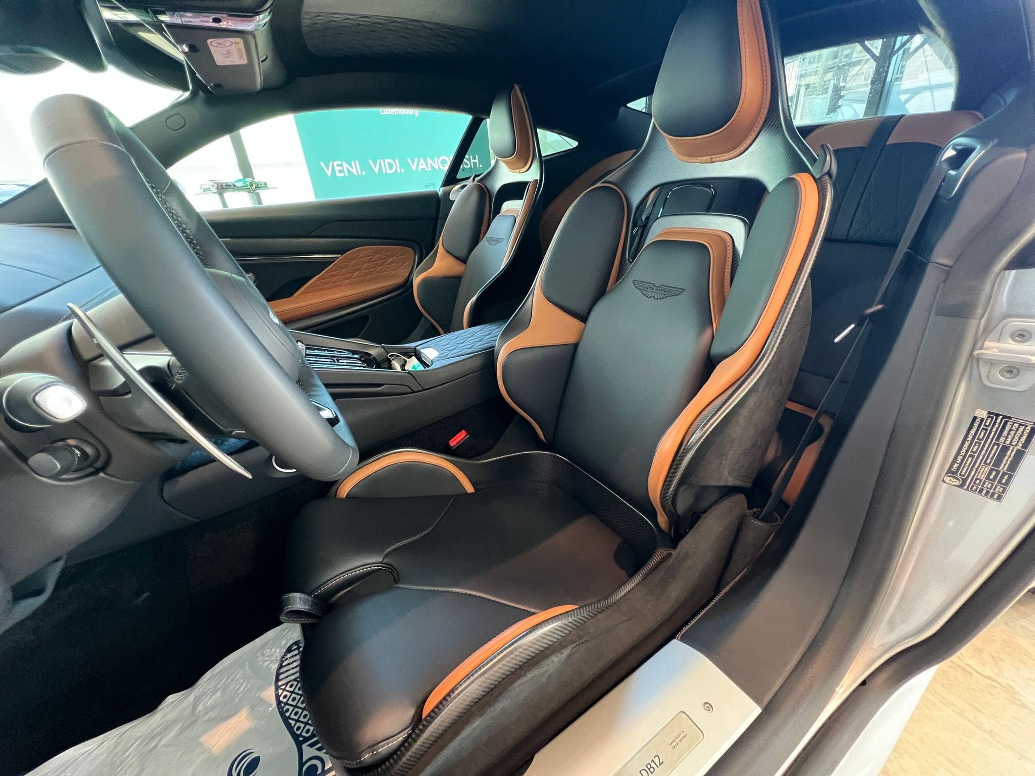 Aston-Martin DB12 4.0l V8 680cv (2025) - Foto 7