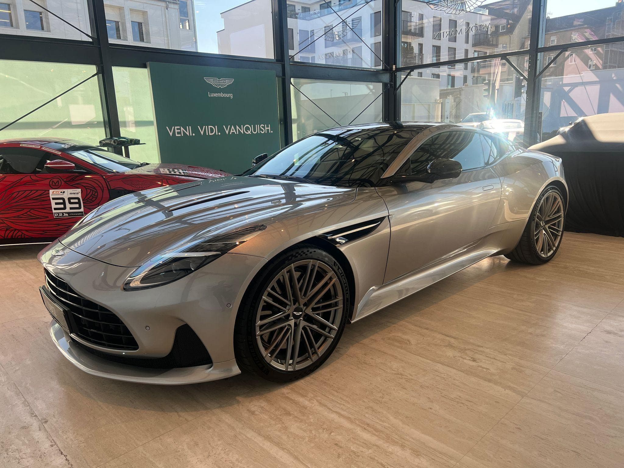 Aston-Martin DB12 4.0l V8 680cv (2025) - Foto 1