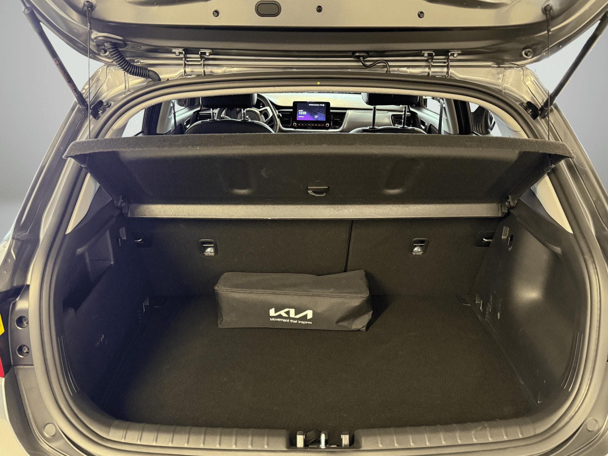 Kia Stonic Inspire Plus 1.0T ISG (2024) - Foto 13