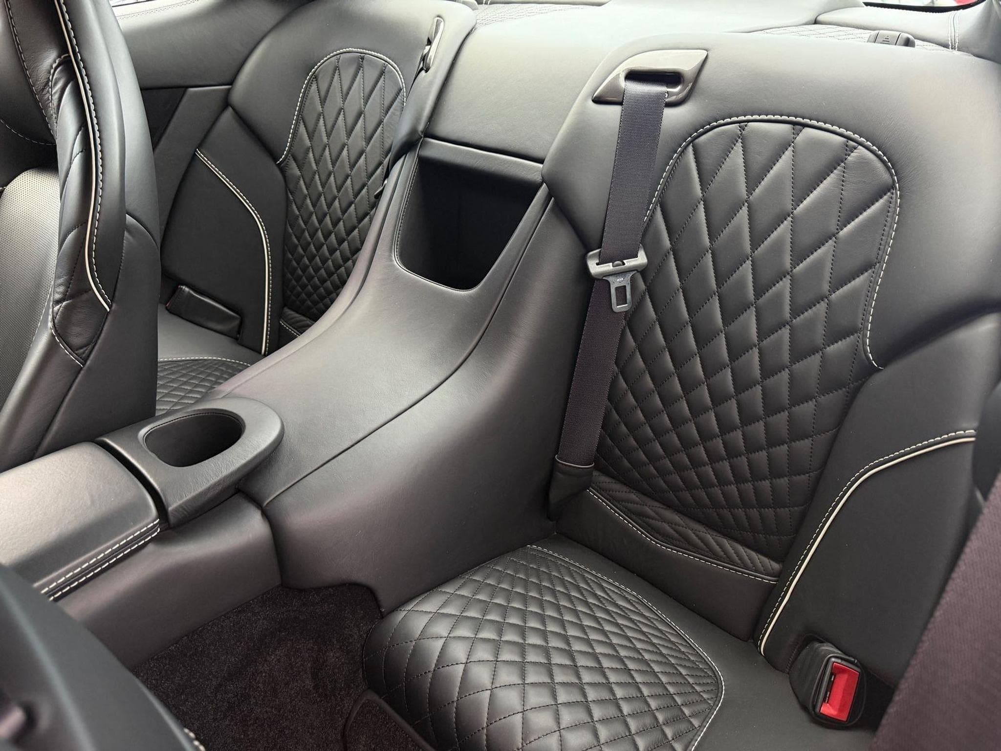 Aston-Martin Vanquish S Coupé V12 (2017) - Foto 7