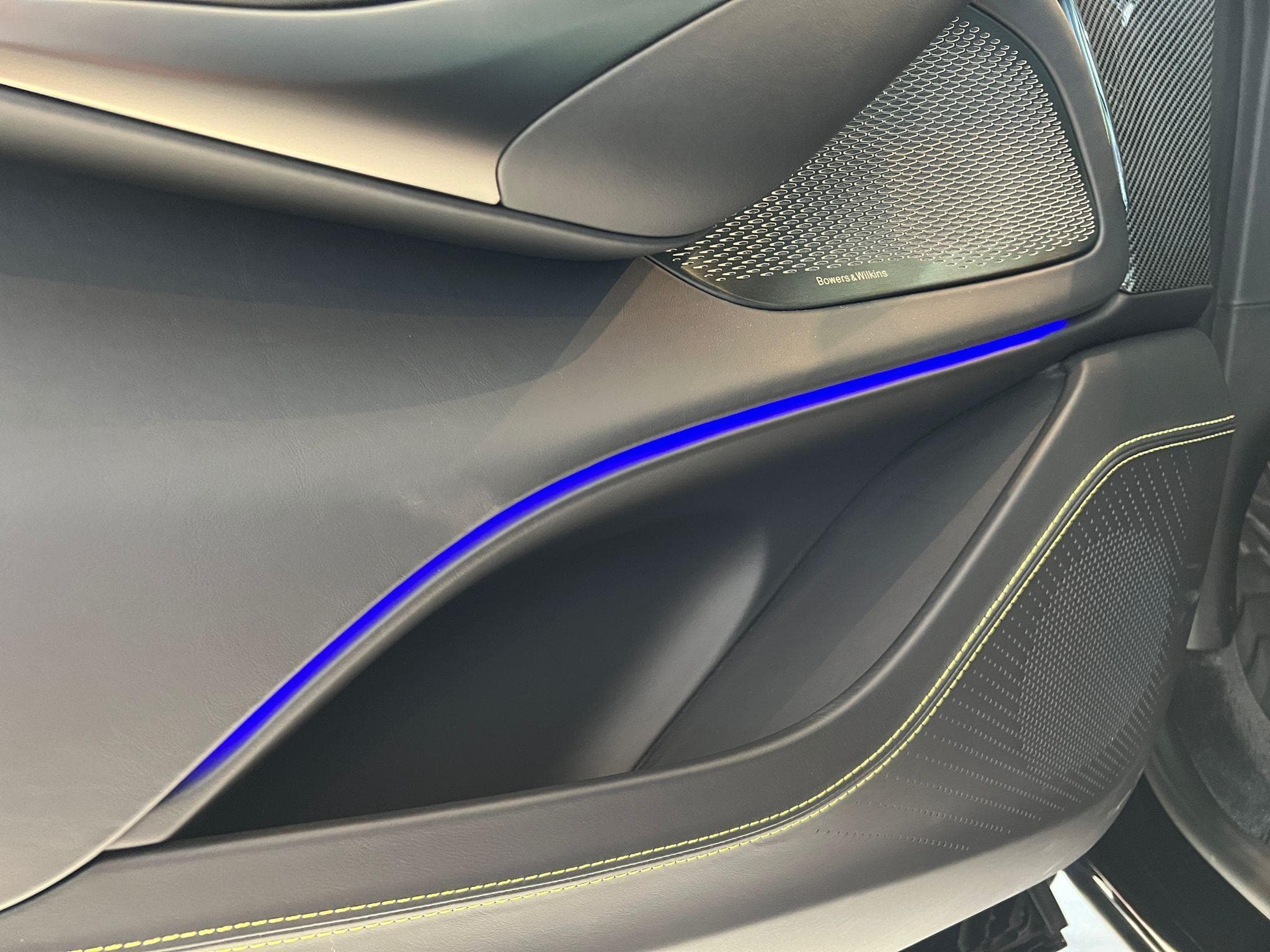 Aston-Martin DBX 4.0l 707cv AMR EDITION (2025) - Foto 13