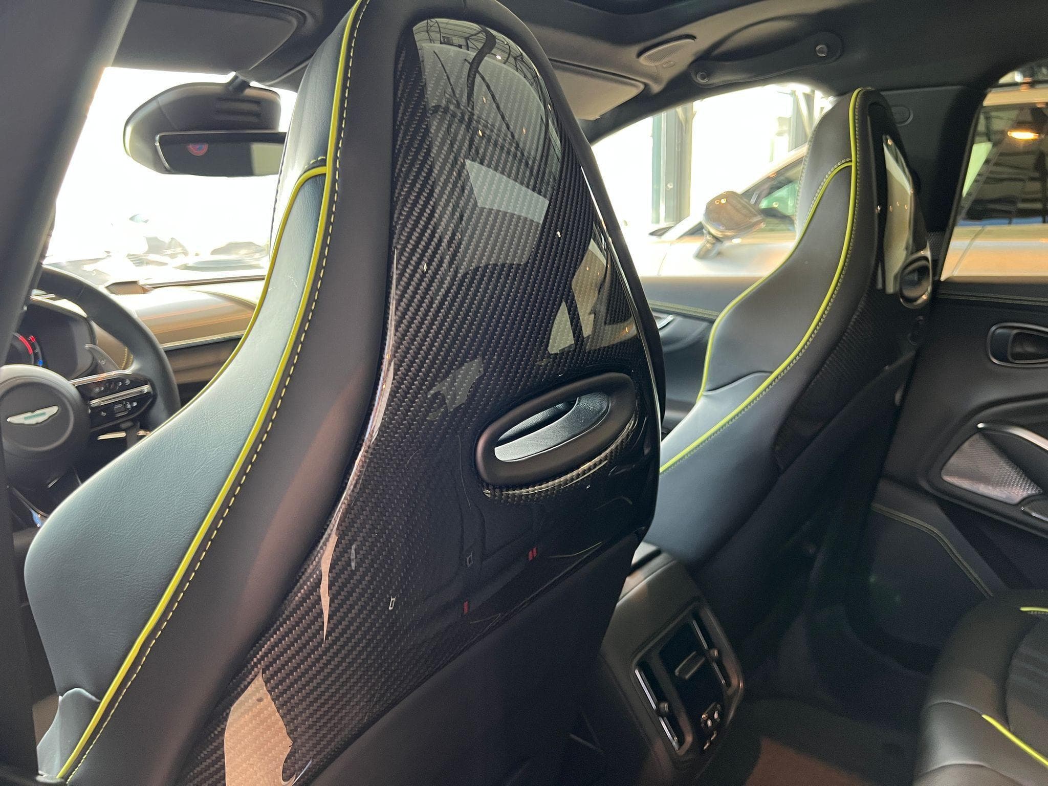 Aston-Martin DBX 4.0l 707cv AMR EDITION (2025) - Foto 9