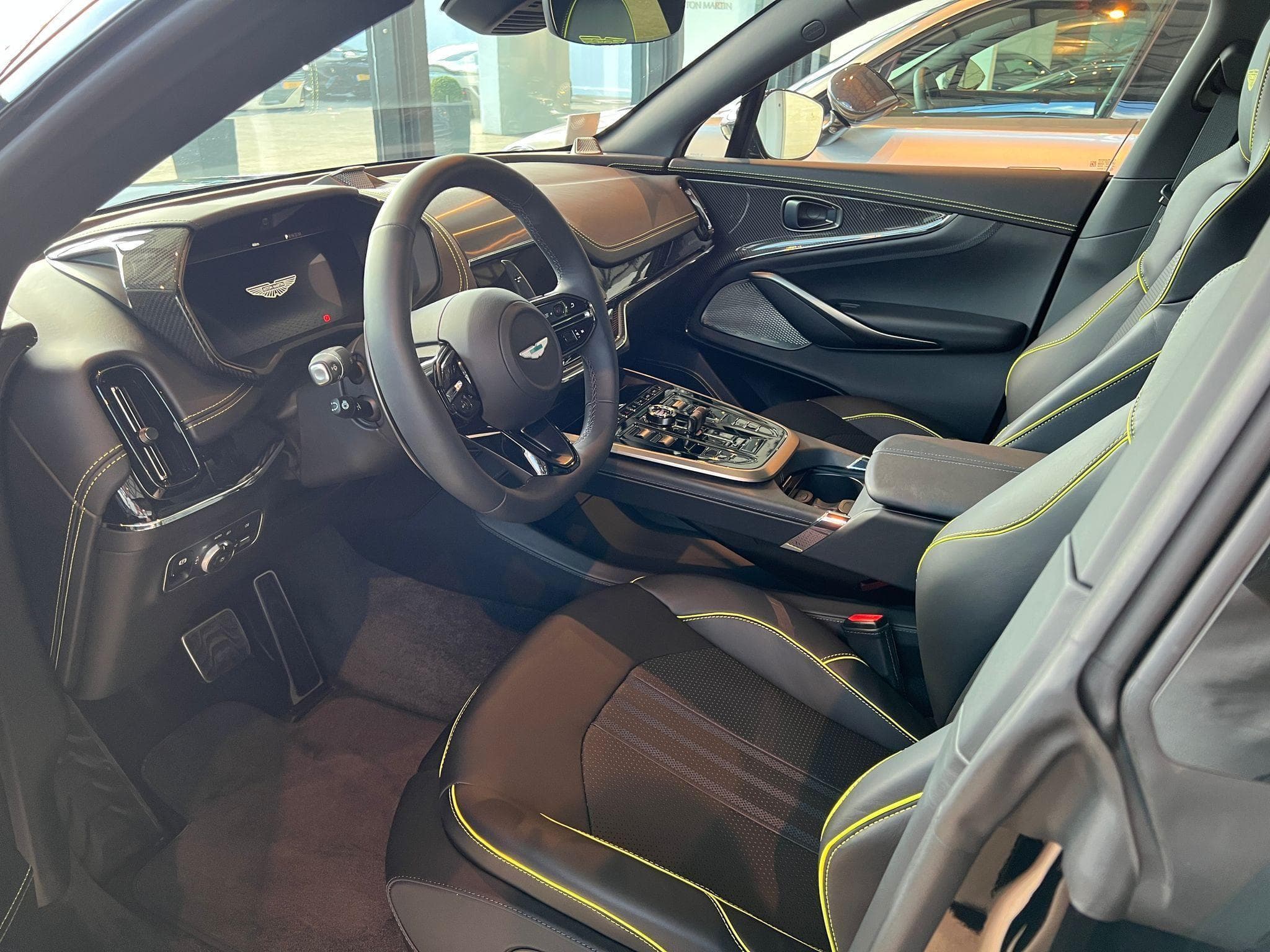 Aston-Martin DBX 4.0l 707cv AMR EDITION (2025) - Foto 6