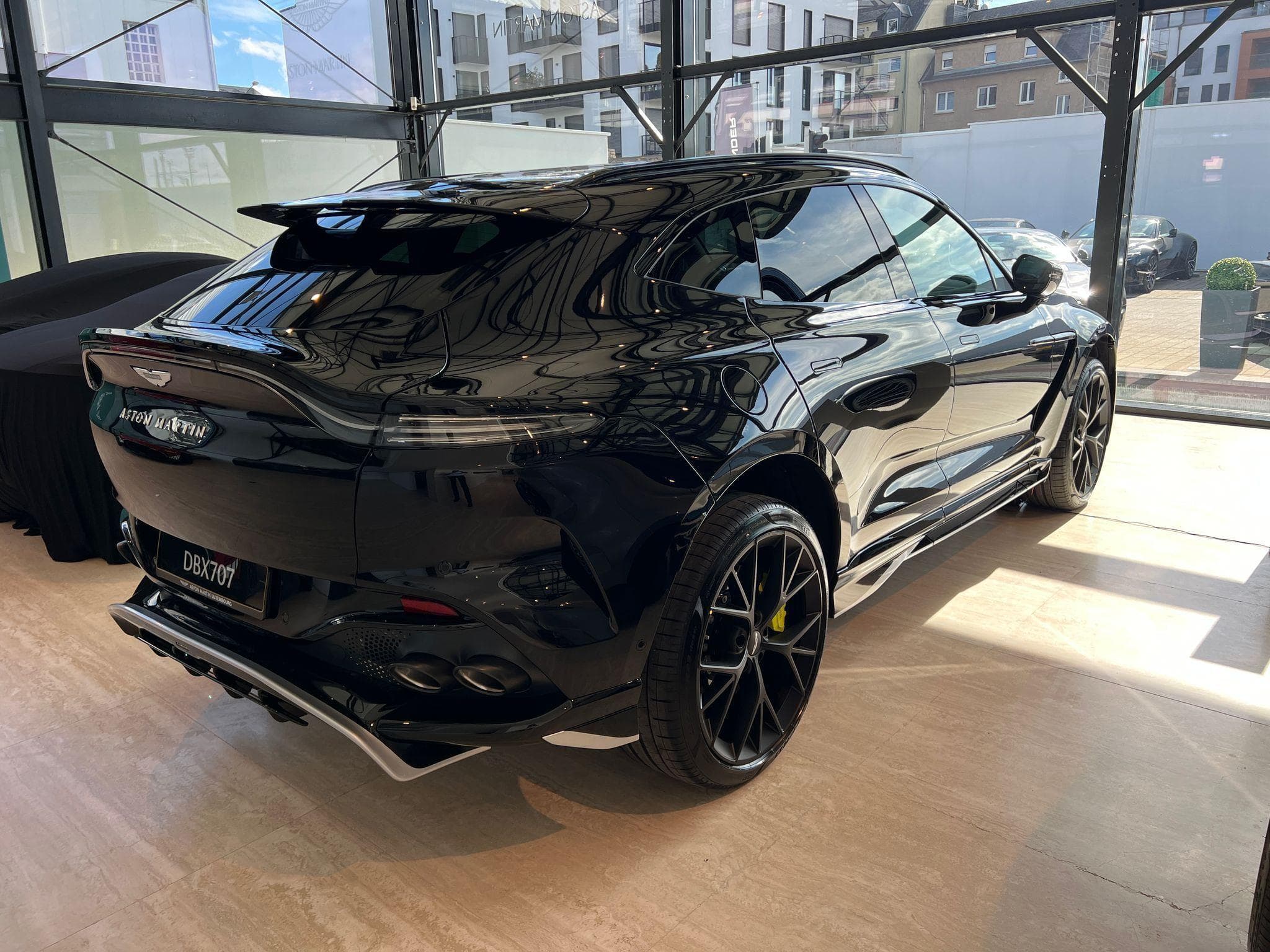 Aston-Martin DBX 4.0l 707cv AMR EDITION (2025) - Foto 2