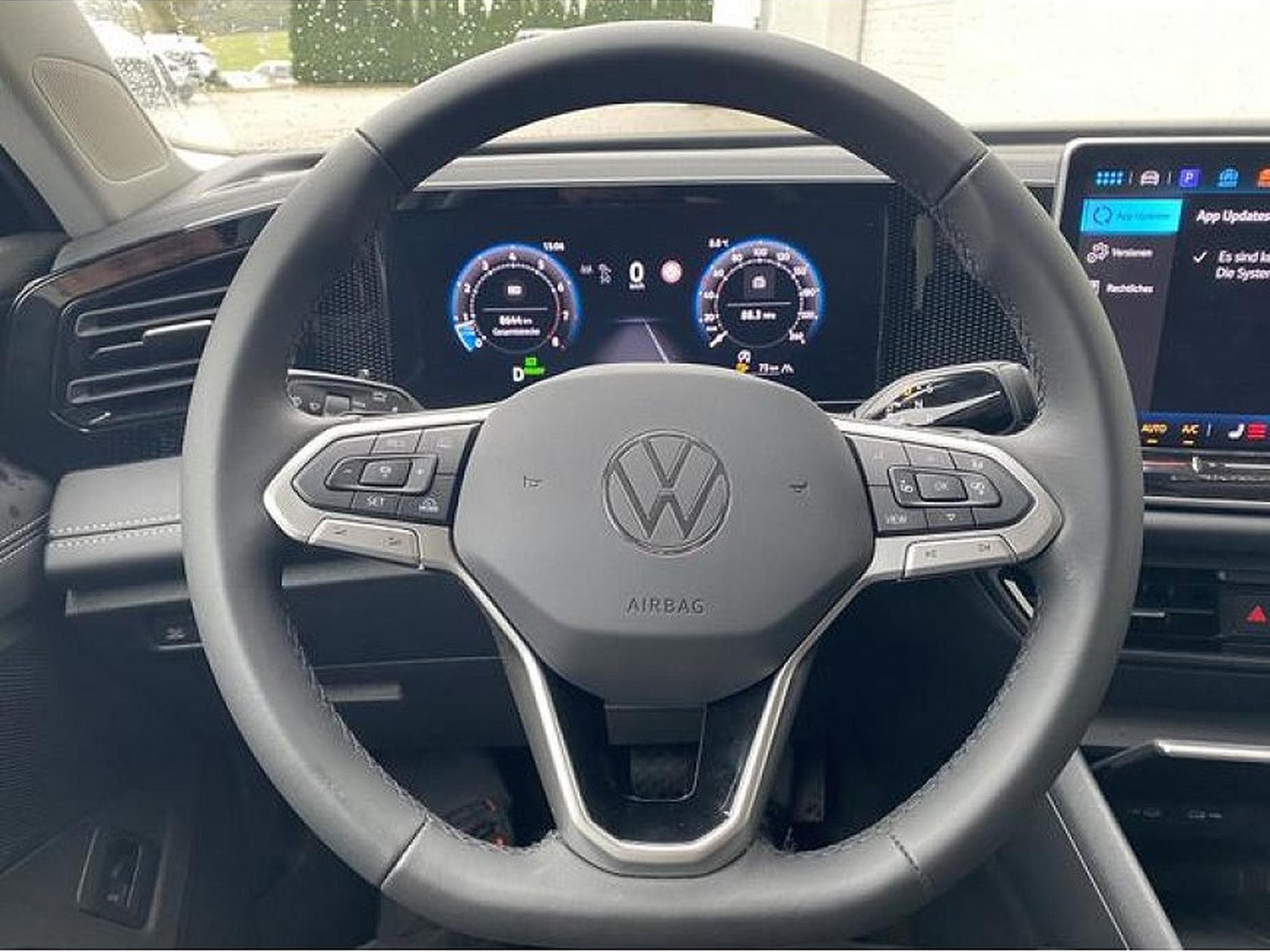 VW Tiguan (2025) - Photo 11