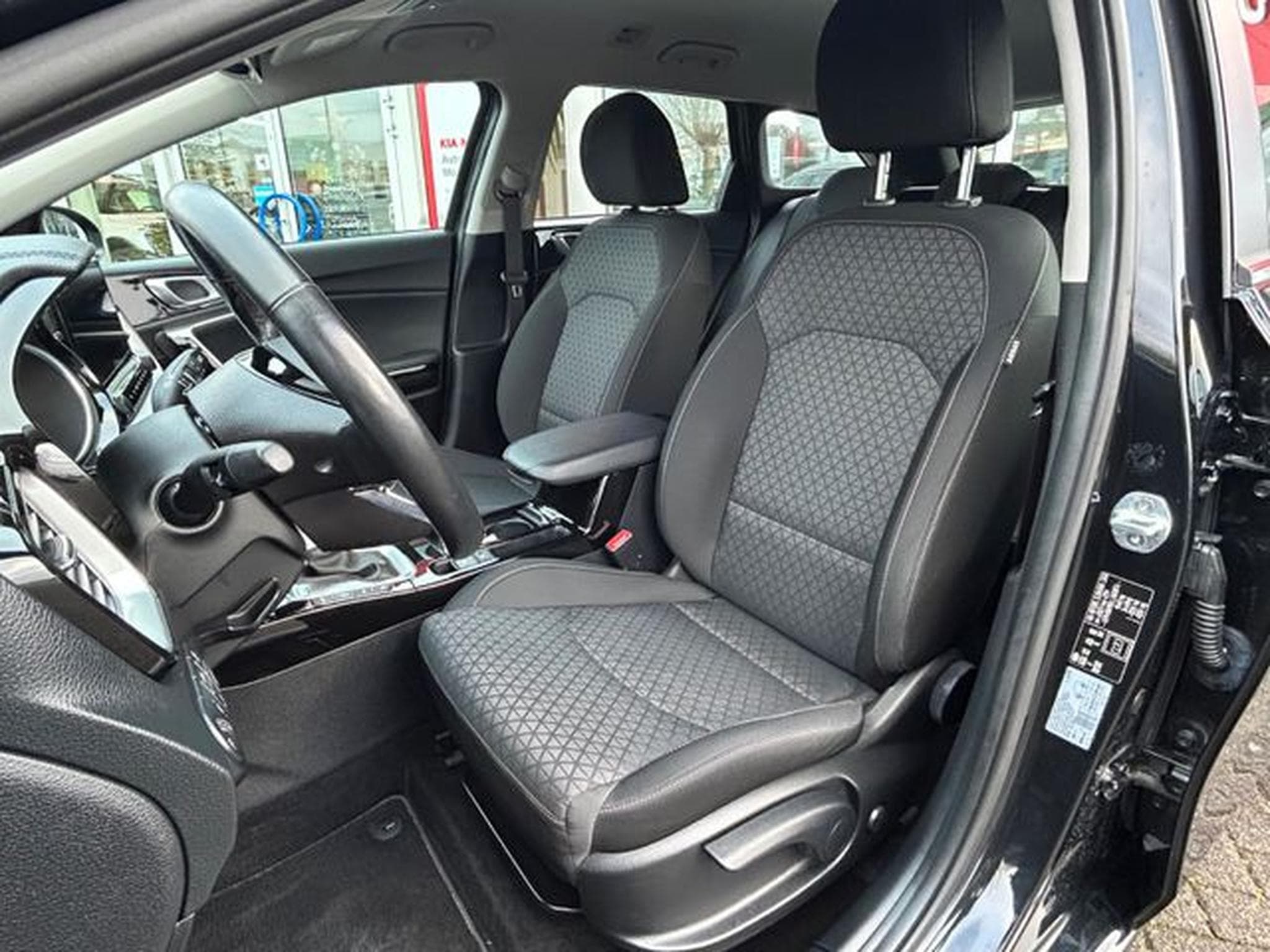 Kia Ceed Ceed SW 1,6 CRDi DCT Spirit Navi Tech JBL LED (2020) - Photo 10