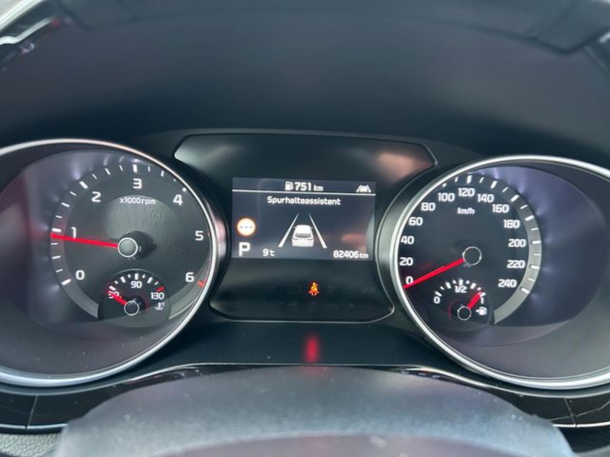 Kia Ceed Ceed SW 1,6 CRDi DCT Spirit Navi Tech JBL LED (2020) - Photo 14