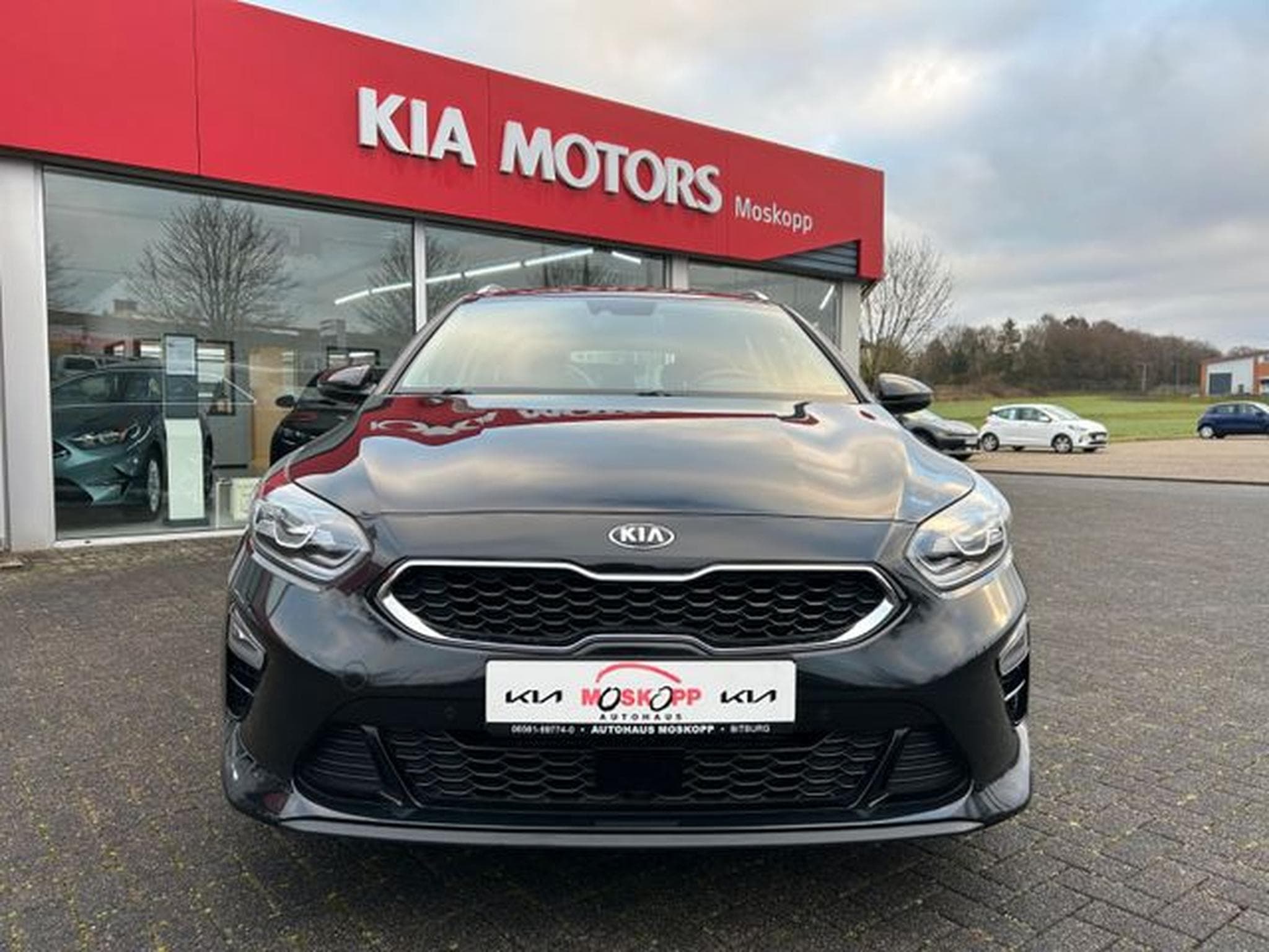 Kia Ceed Ceed SW 1,6 CRDi DCT Spirit Navi Tech JBL LED (2020) - Photo 2