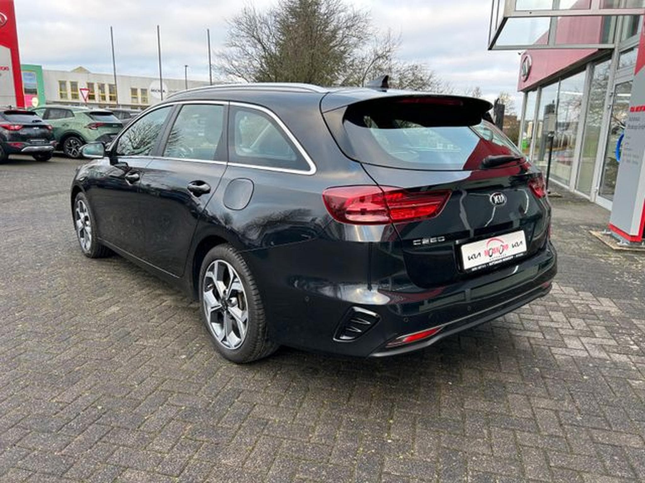 Kia Ceed Ceed SW 1,6 CRDi DCT Spirit Navi Tech JBL LED (2020) - Photo 5