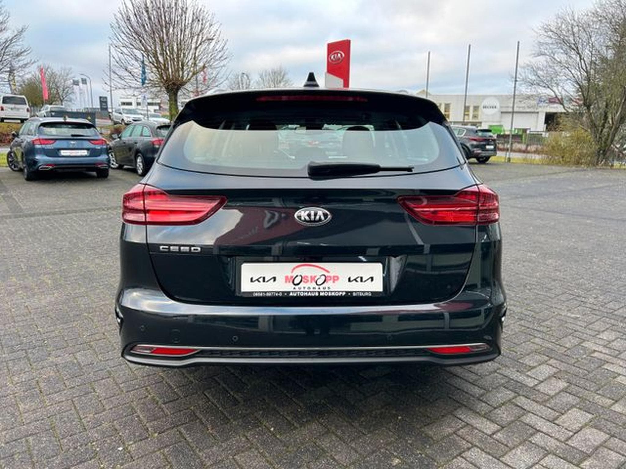 Kia Ceed Ceed SW 1,6 CRDi DCT Spirit Navi Tech JBL LED (2020) - Photo 6