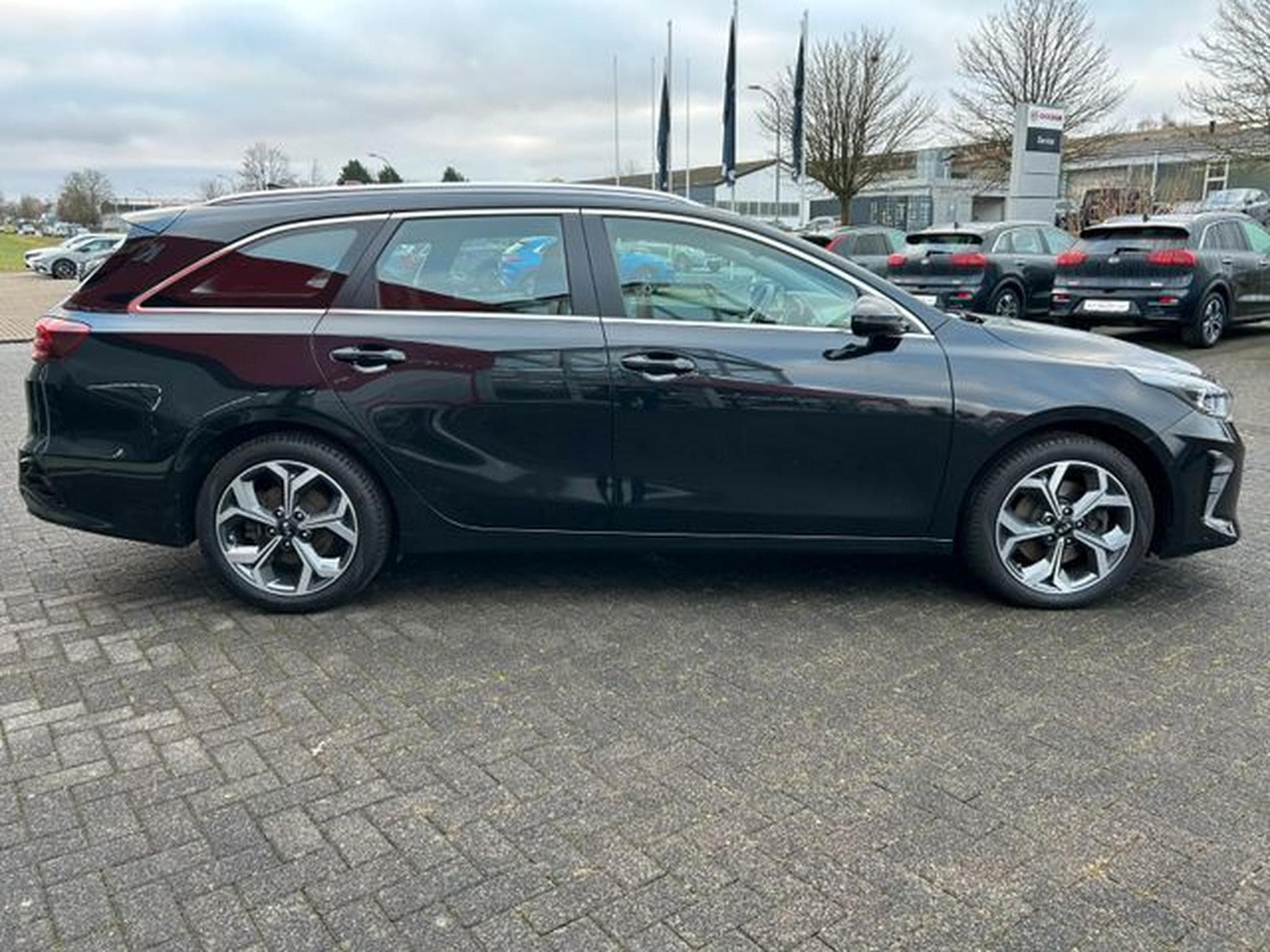 Kia Ceed Ceed SW 1,6 CRDi DCT Spirit Navi Tech JBL LED (2020) - Photo 9