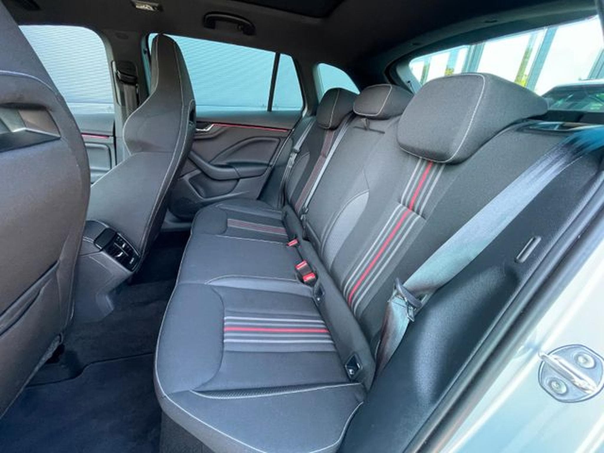 Skoda Scala Scala Monte Carlo DSG Pano NaviMatrix Key Kamera (2024) - Photo 10