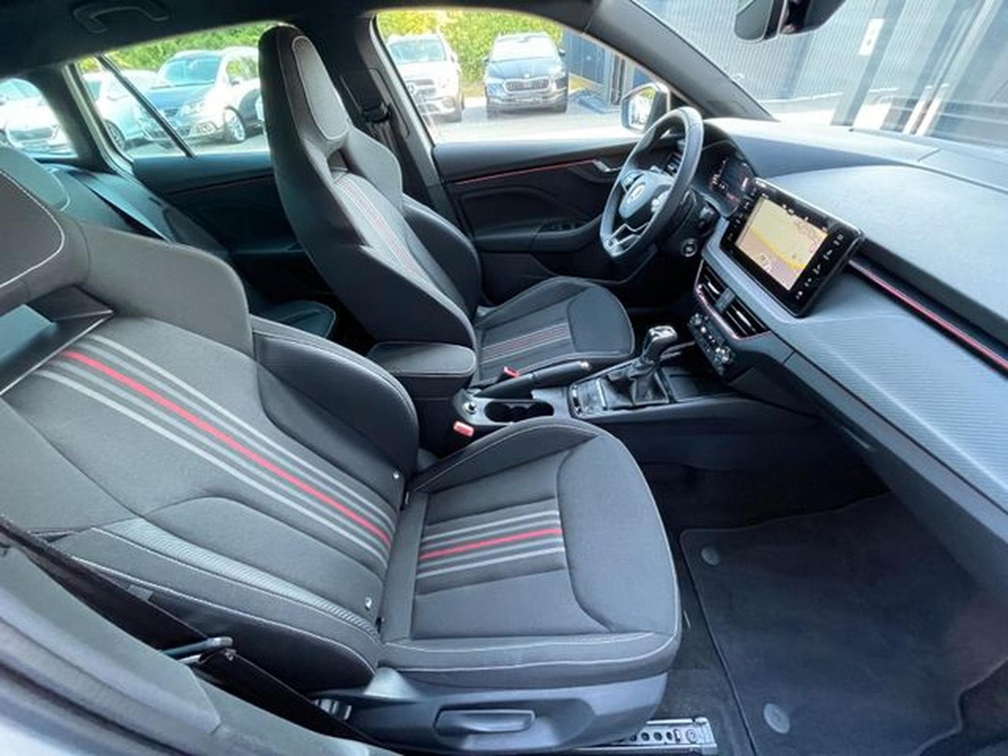 Skoda Scala Scala Monte Carlo DSG Pano NaviMatrix Key Kamera (2024) - Photo 12