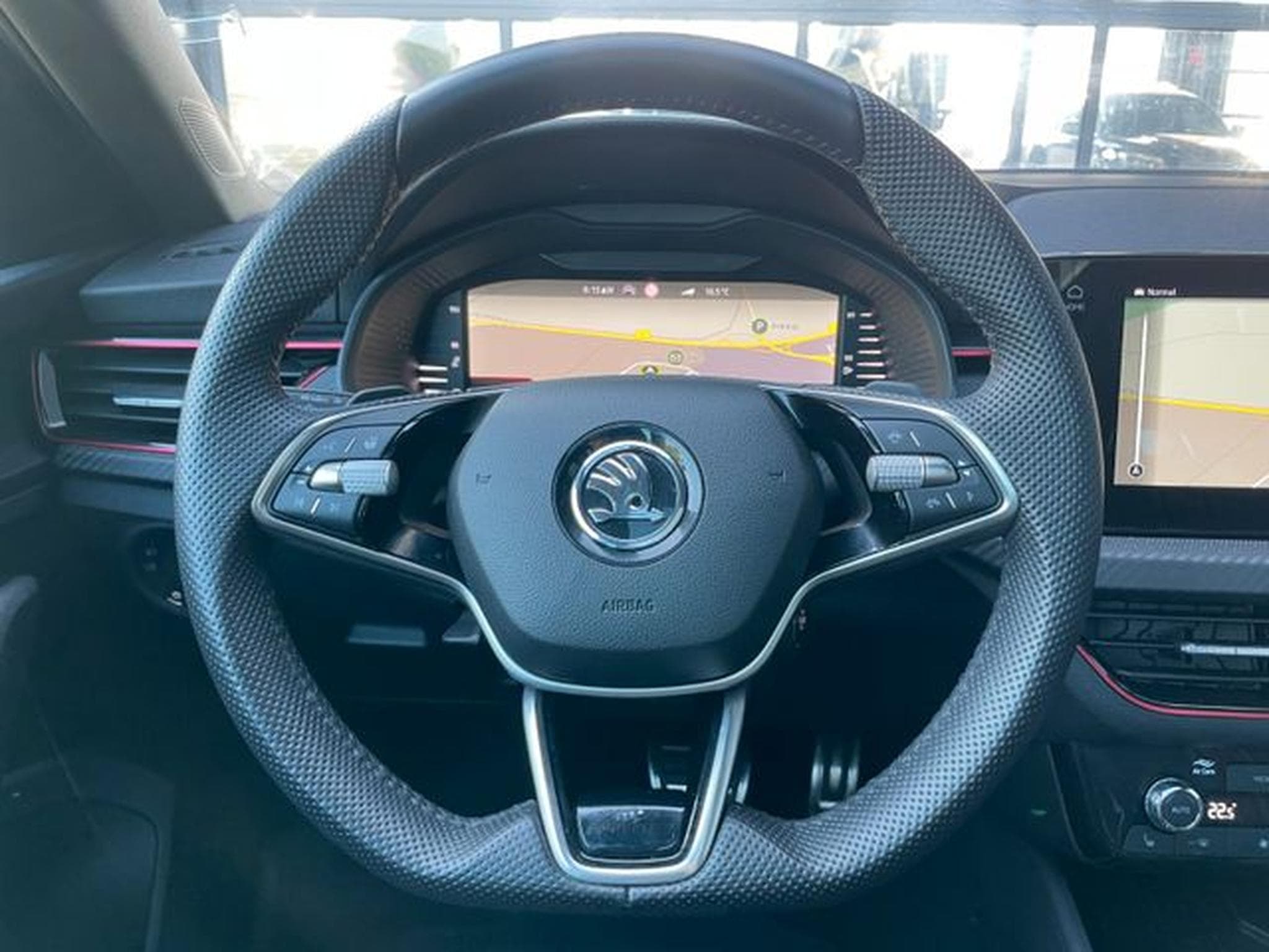 Skoda Scala Scala Monte Carlo DSG Pano NaviMatrix Key Kamera (2024) - Photo 14