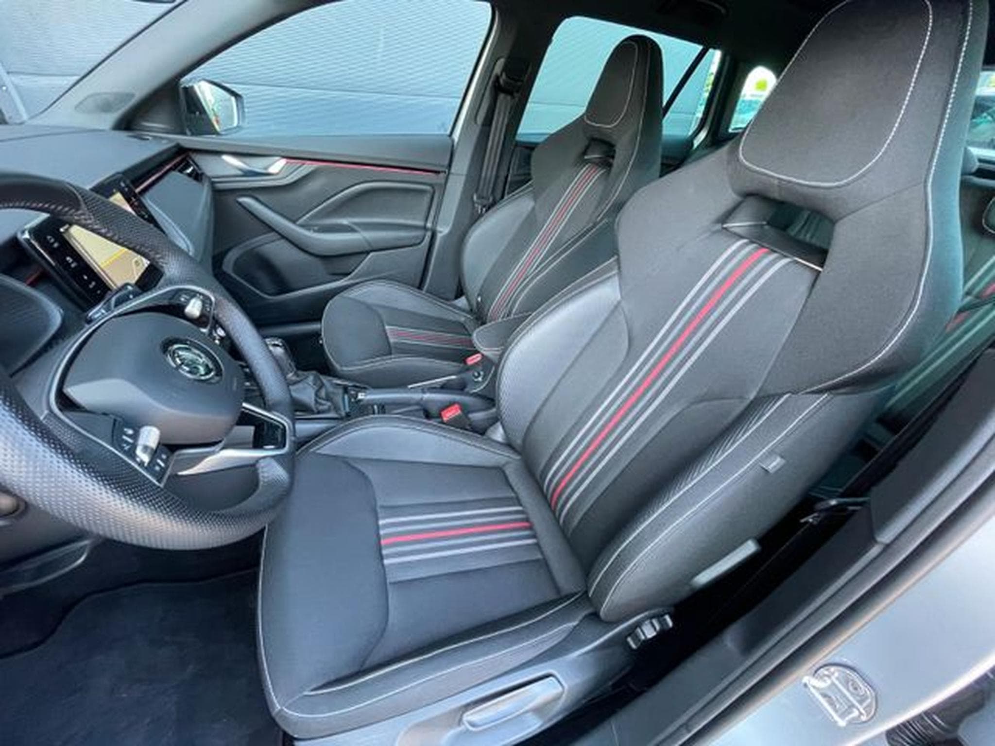 Skoda Scala Scala Monte Carlo DSG Pano NaviMatrix Key Kamera (2024) - Photo 9