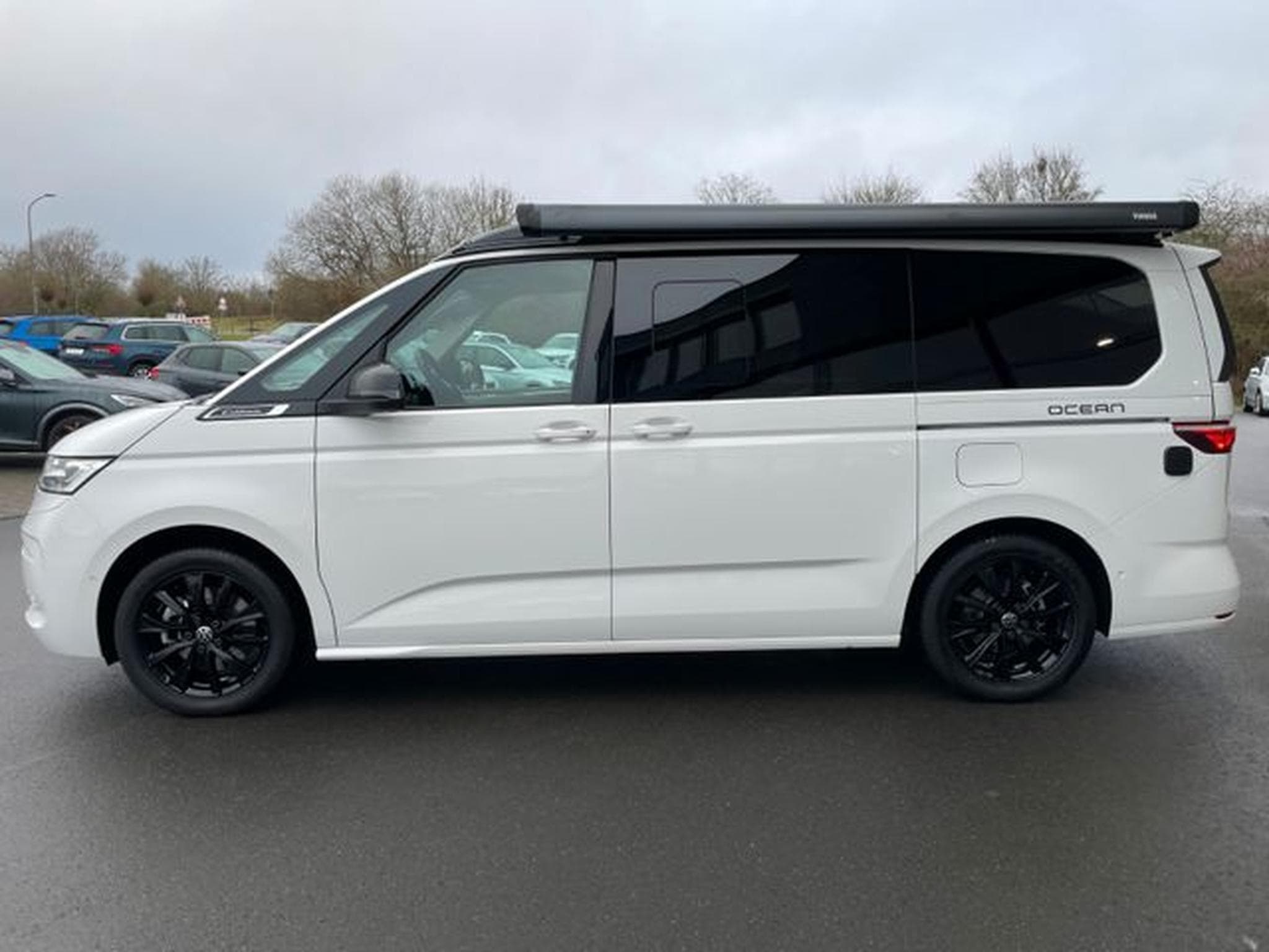 VW California T7 2,0TDi California Ocean 2xStandhz AHK Küche (2025) - Foto 10