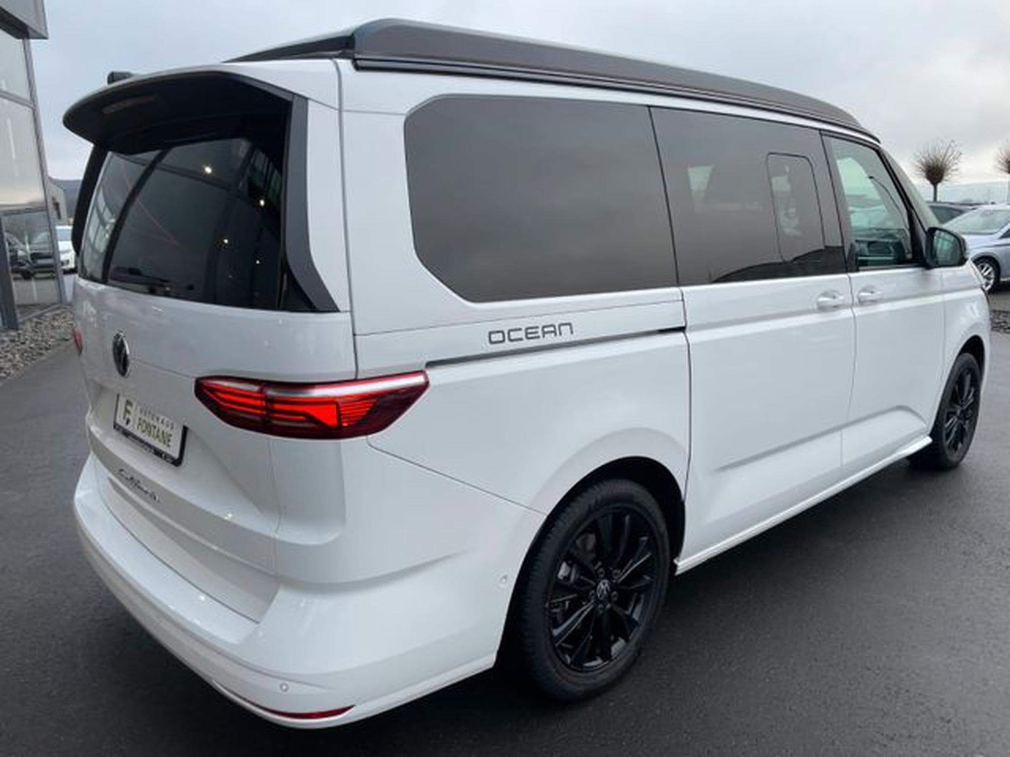 VW California T7 2,0TDi California Ocean 2xStandhz AHK Küche (2025) - Foto 5