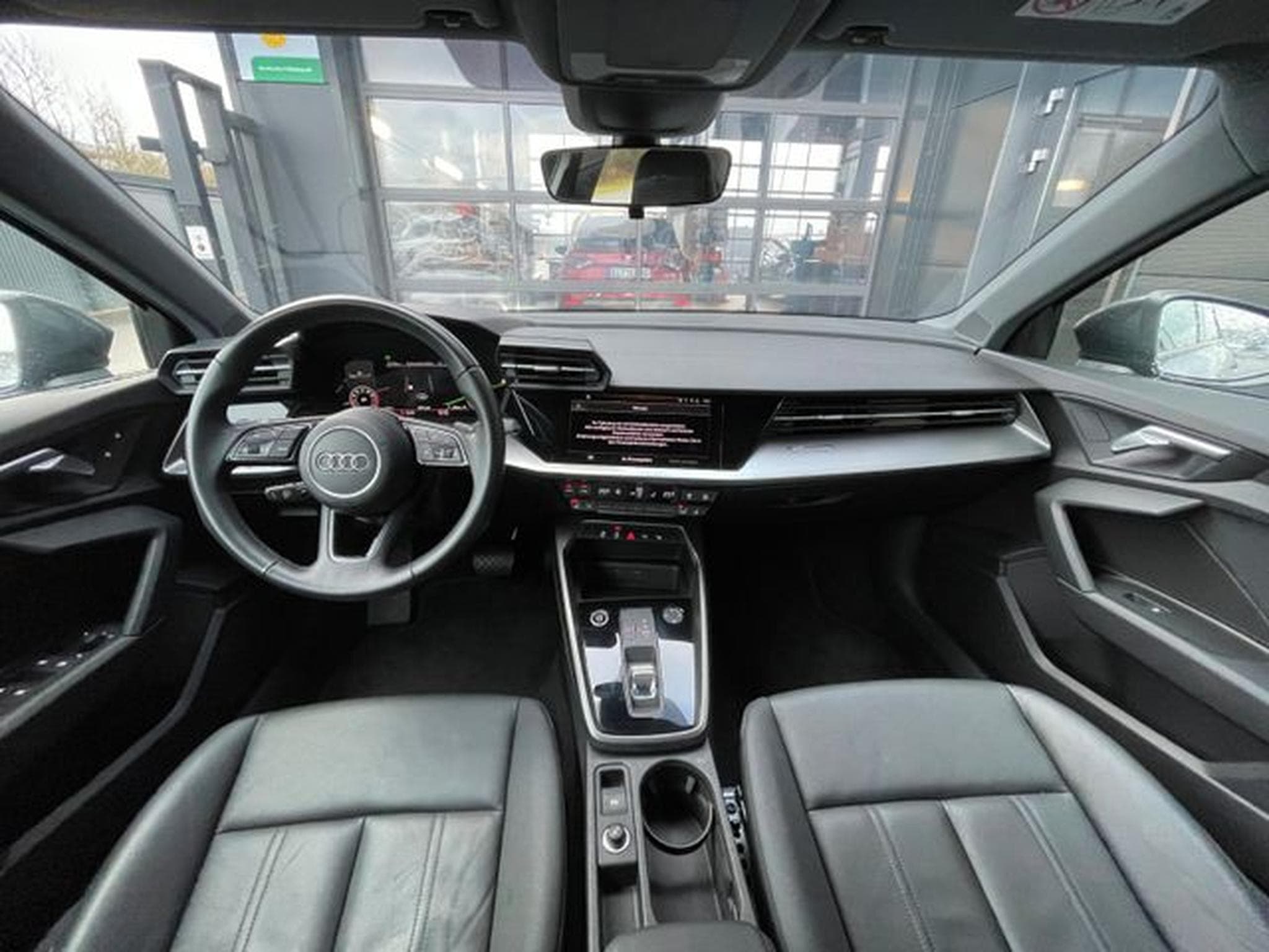 Audi A3 A3 Limousine 35TFSI S-Line Leder Navi Sitzhz (2024) - Photo 13