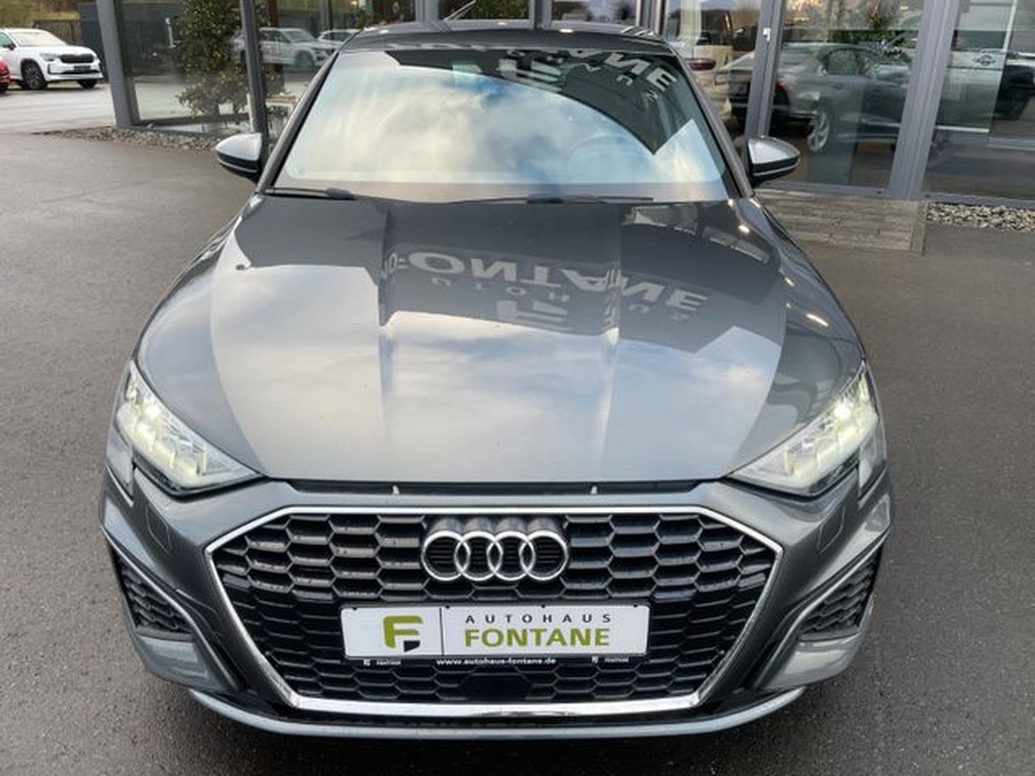 Audi A3 A3 Limousine 35TFSI S-Line Leder Navi Sitzhz (2024) - Photo 2