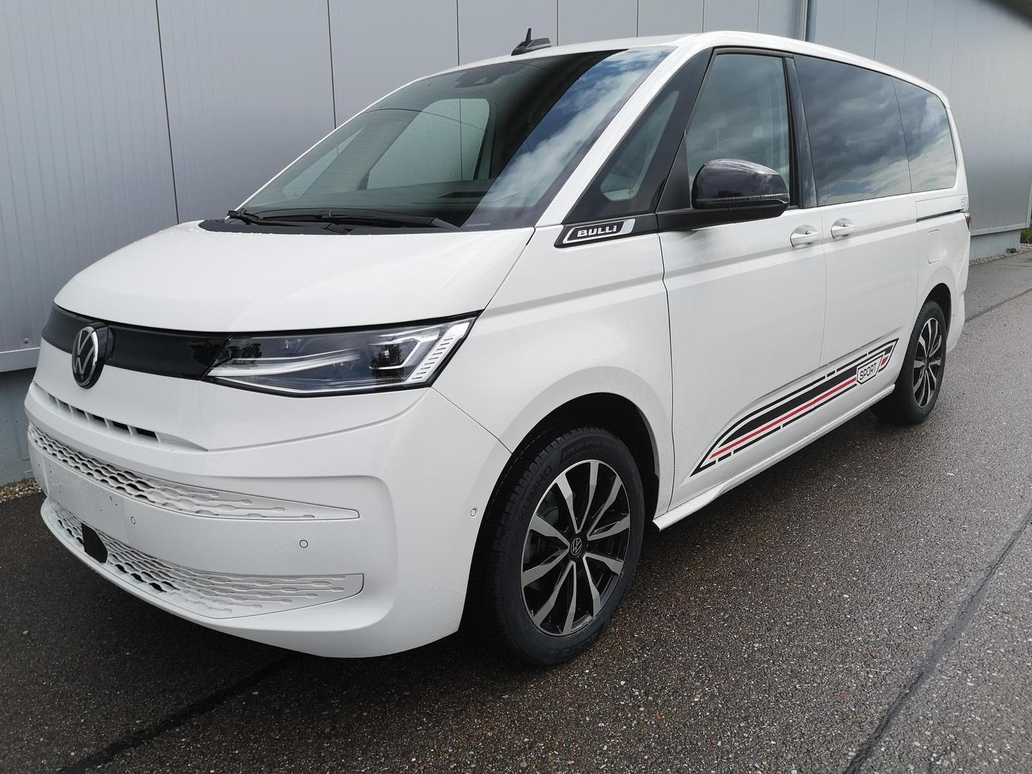 VW T7 Sport Edition (2025) - Photo 1