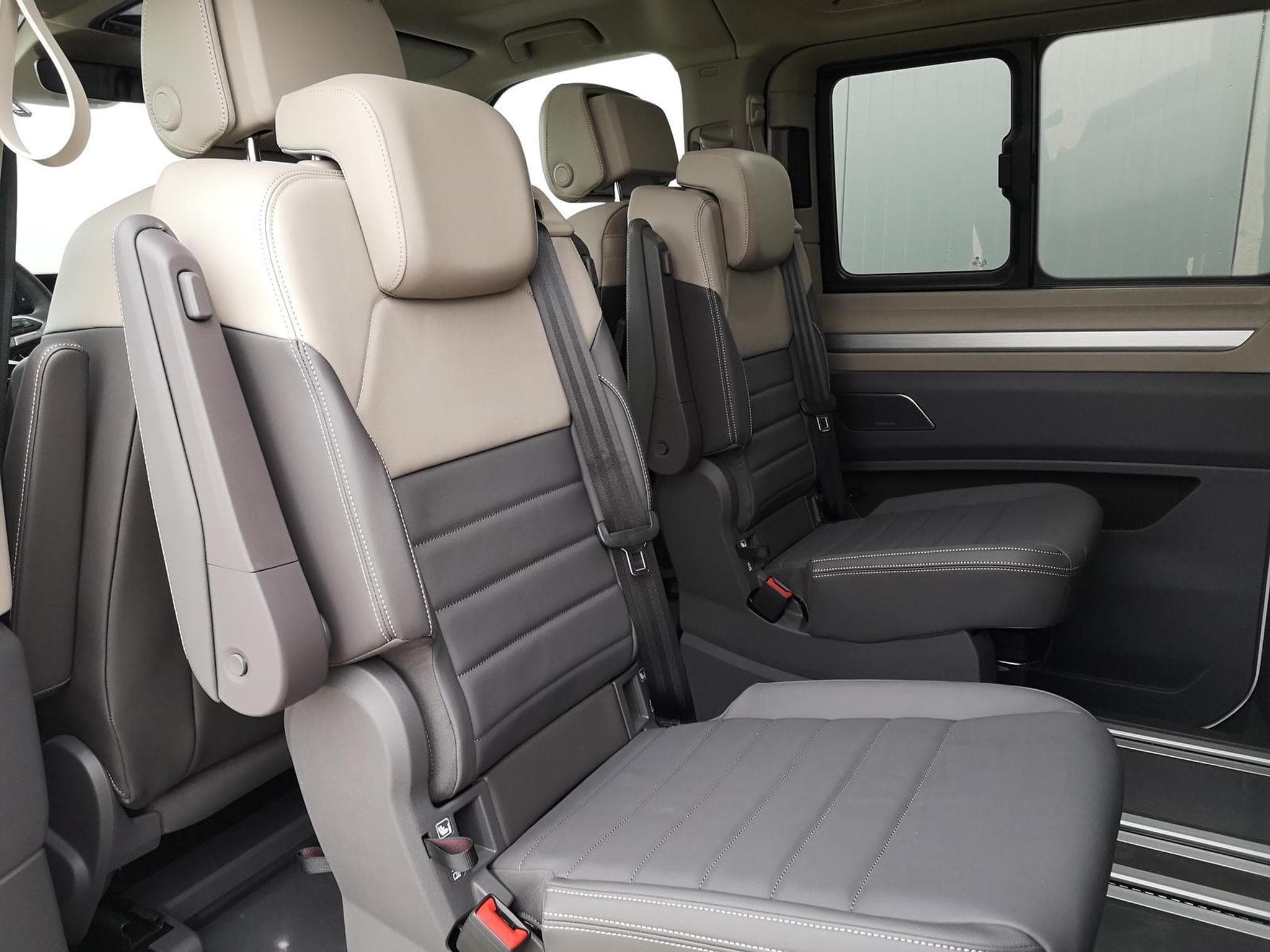 VW T7 Edition (2025) - Photo 9
