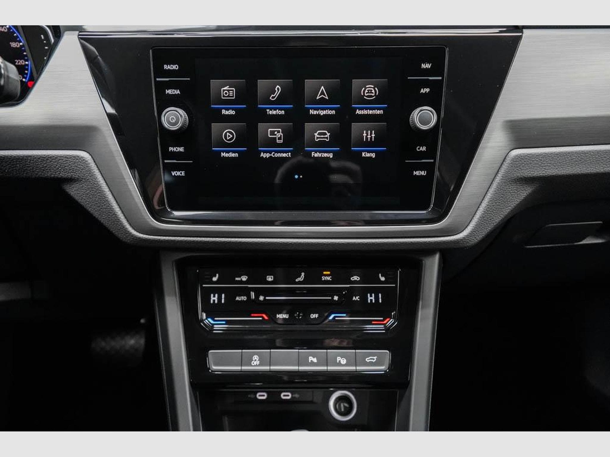 VW Touran 1,5 TSI DSG (2025) - Foto 12