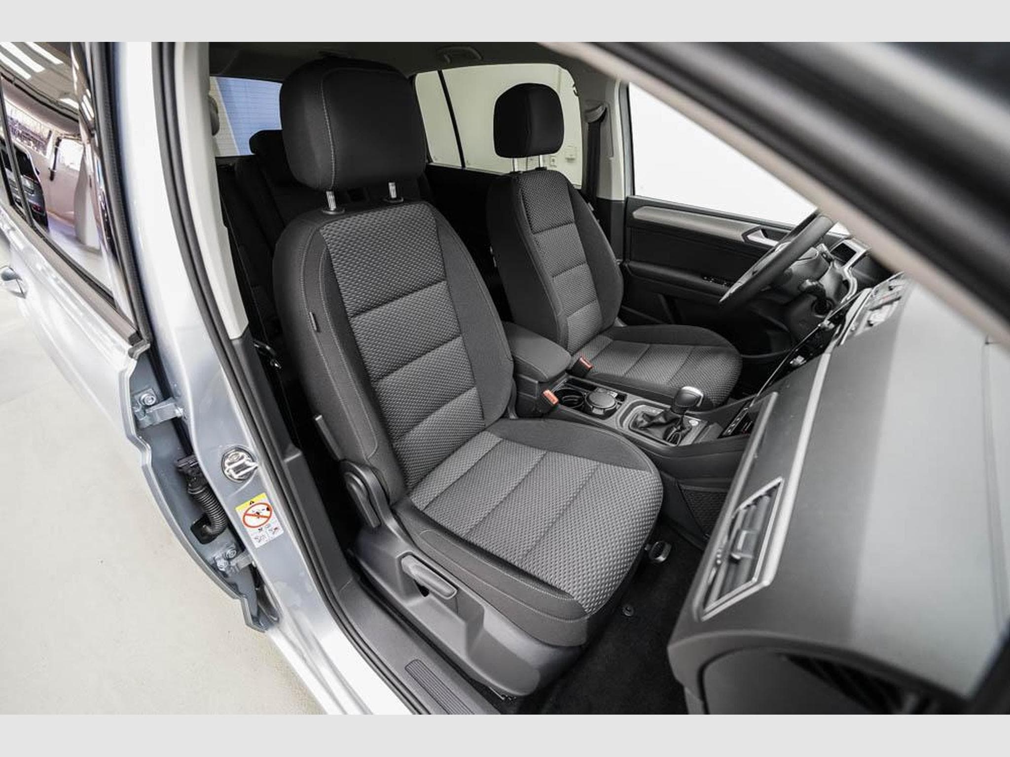 VW Touran 1,5 TSI DSG (2025) - Foto 23