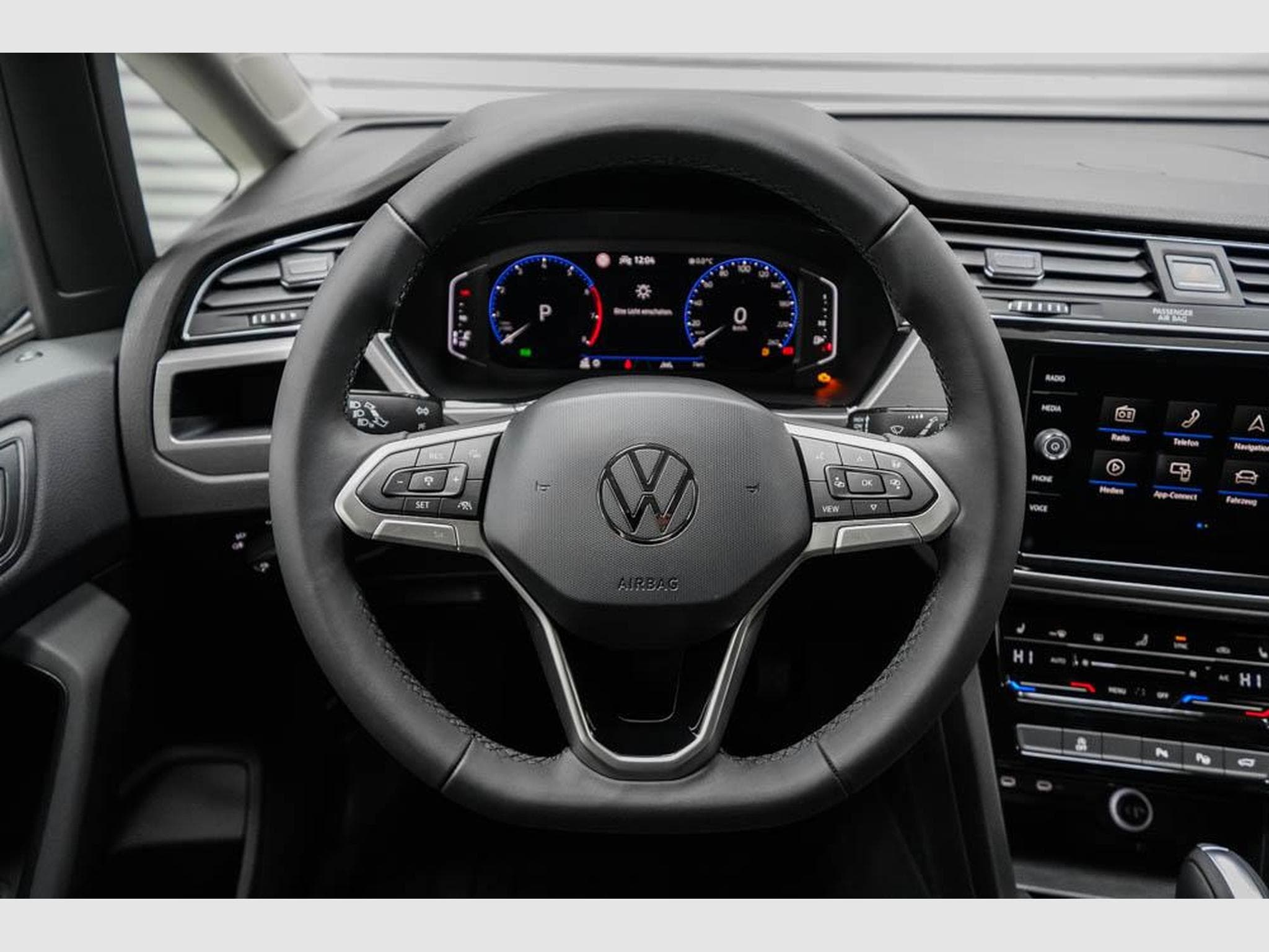 VW Touran 1,5 TSI DSG (2025) - Foto 8