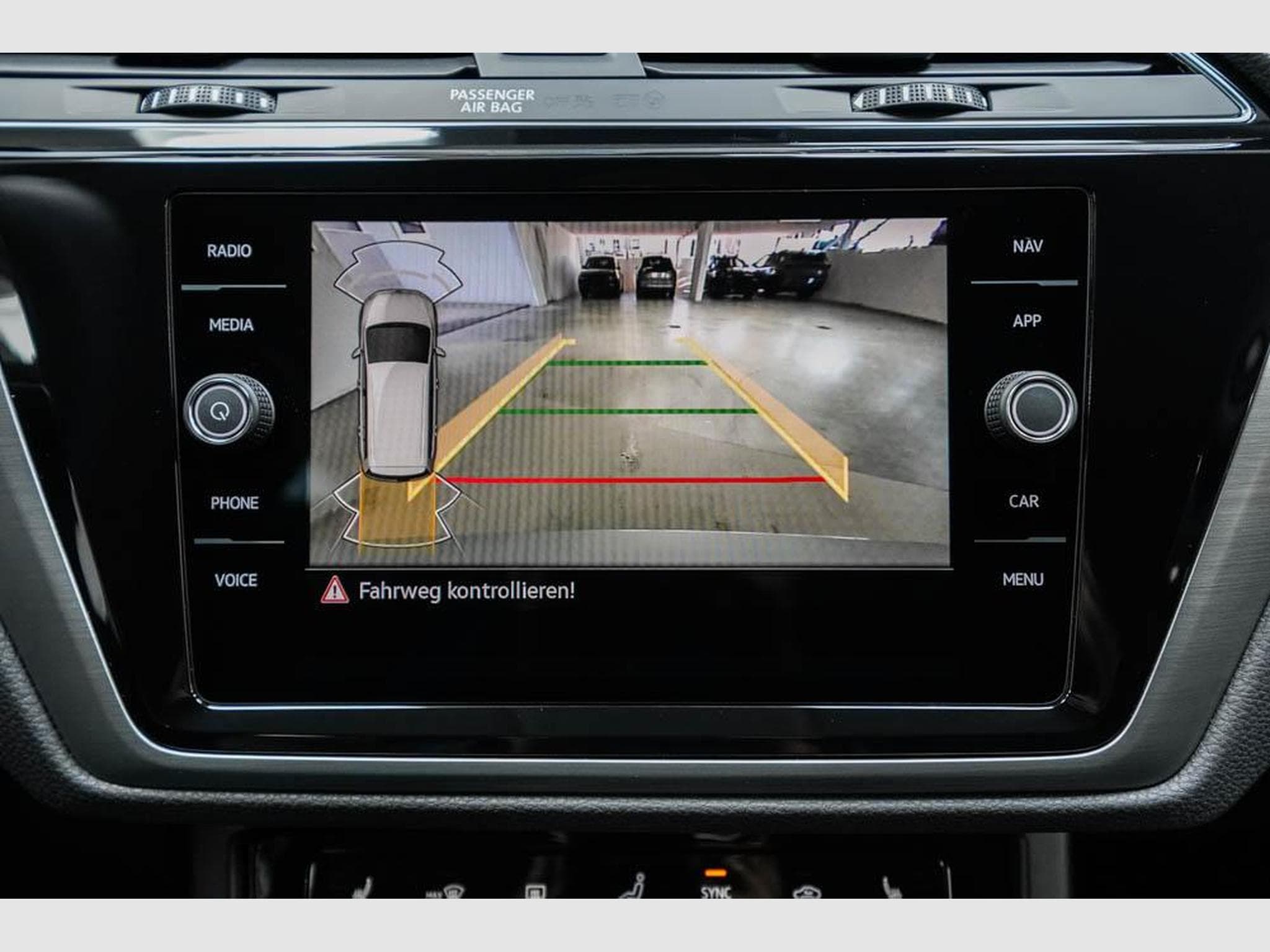 VW Touran 1,5 TSI DSG (2025) - Photo 13