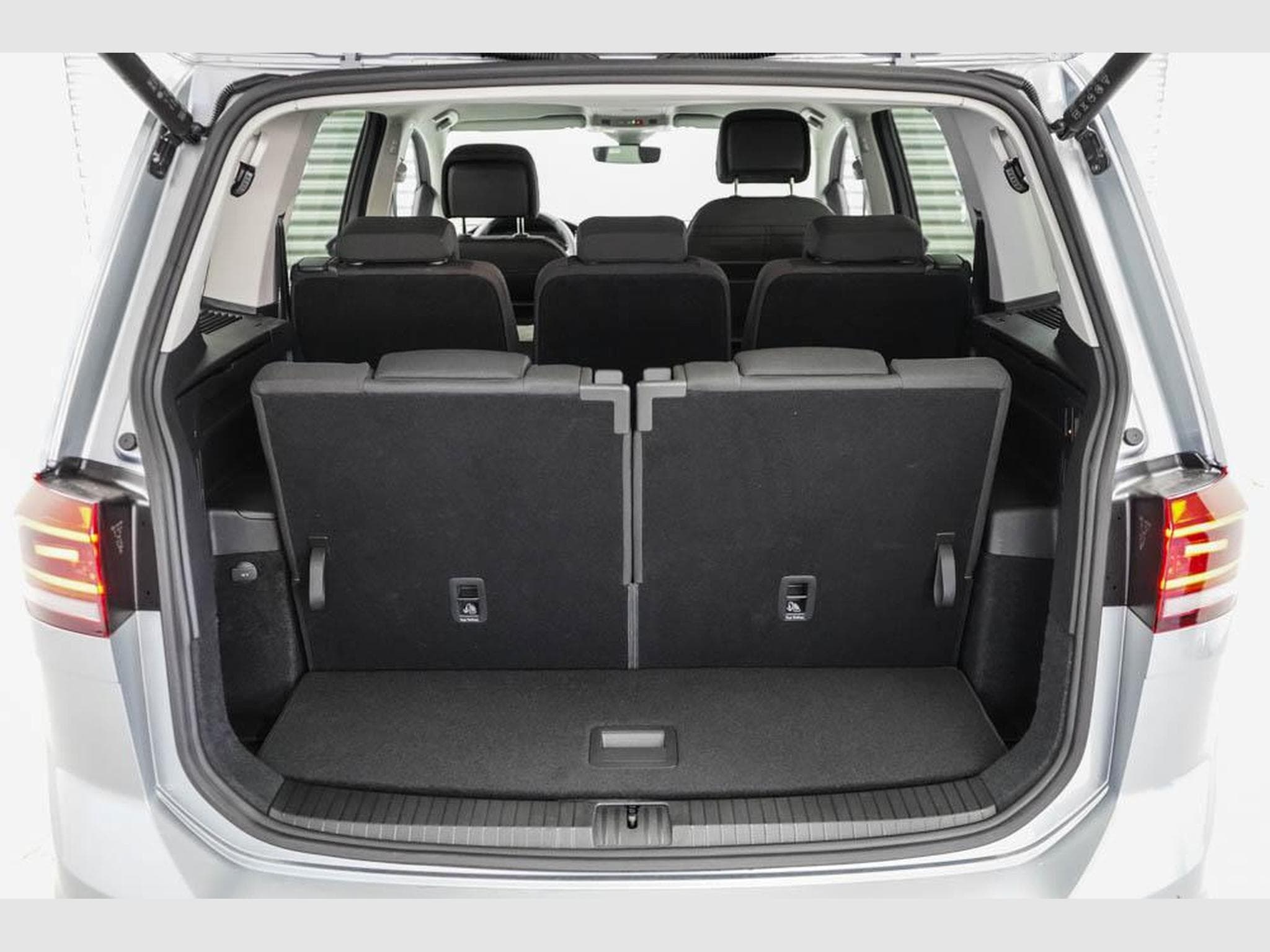 VW Touran 1,5 TSI DSG (2025) - Photo 18